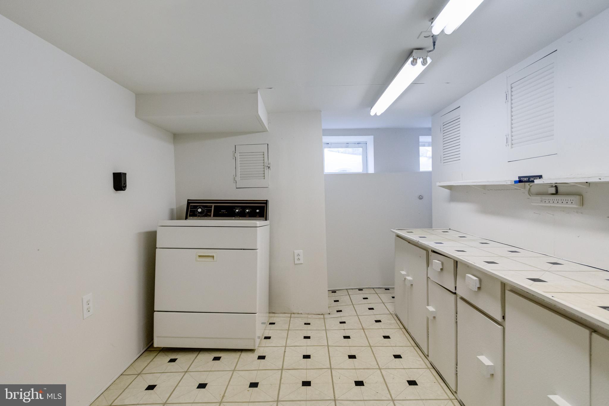 WASHINGTON VILLAGE - Residential