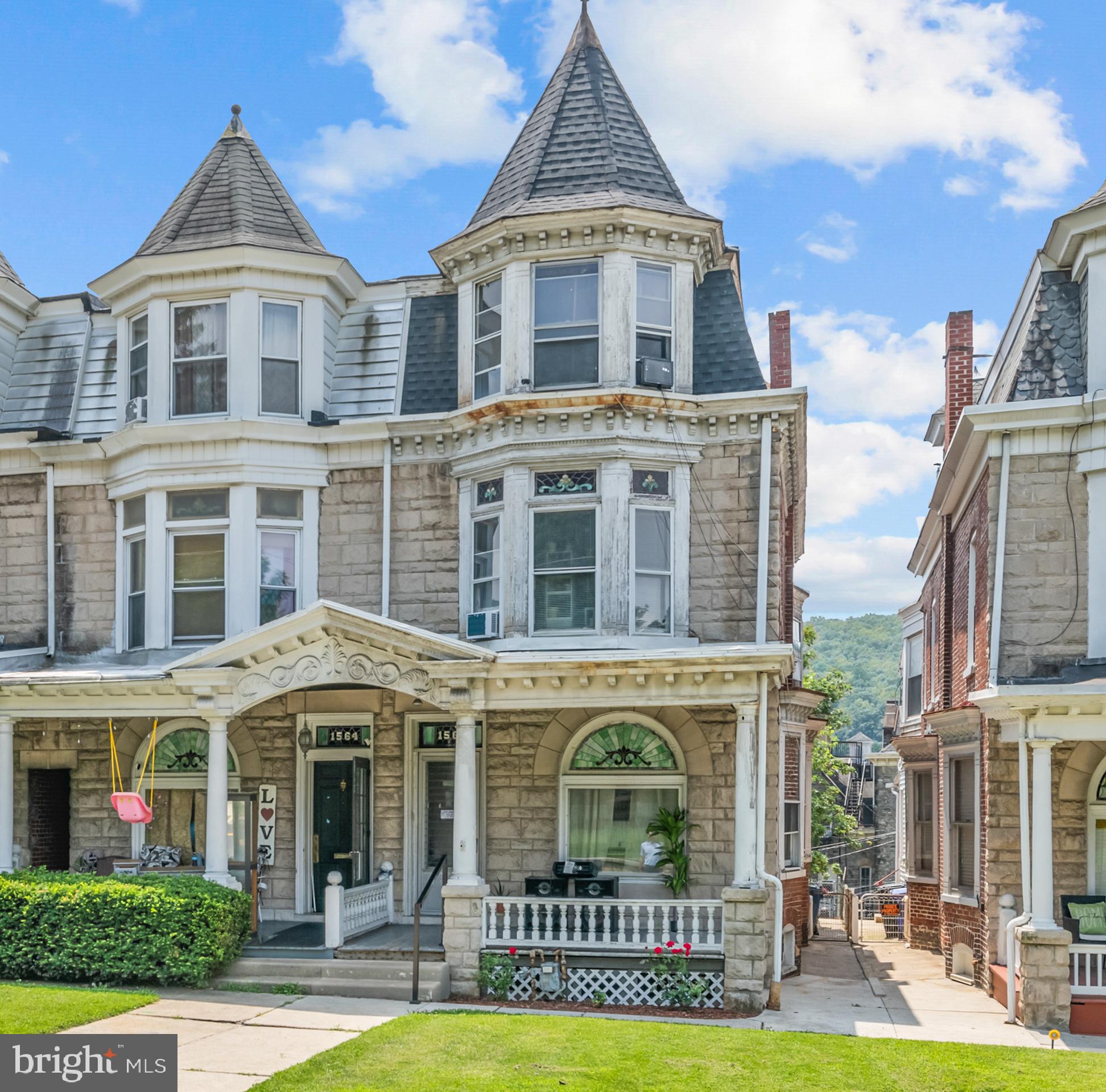1562 MINERAL SPRING ROAD