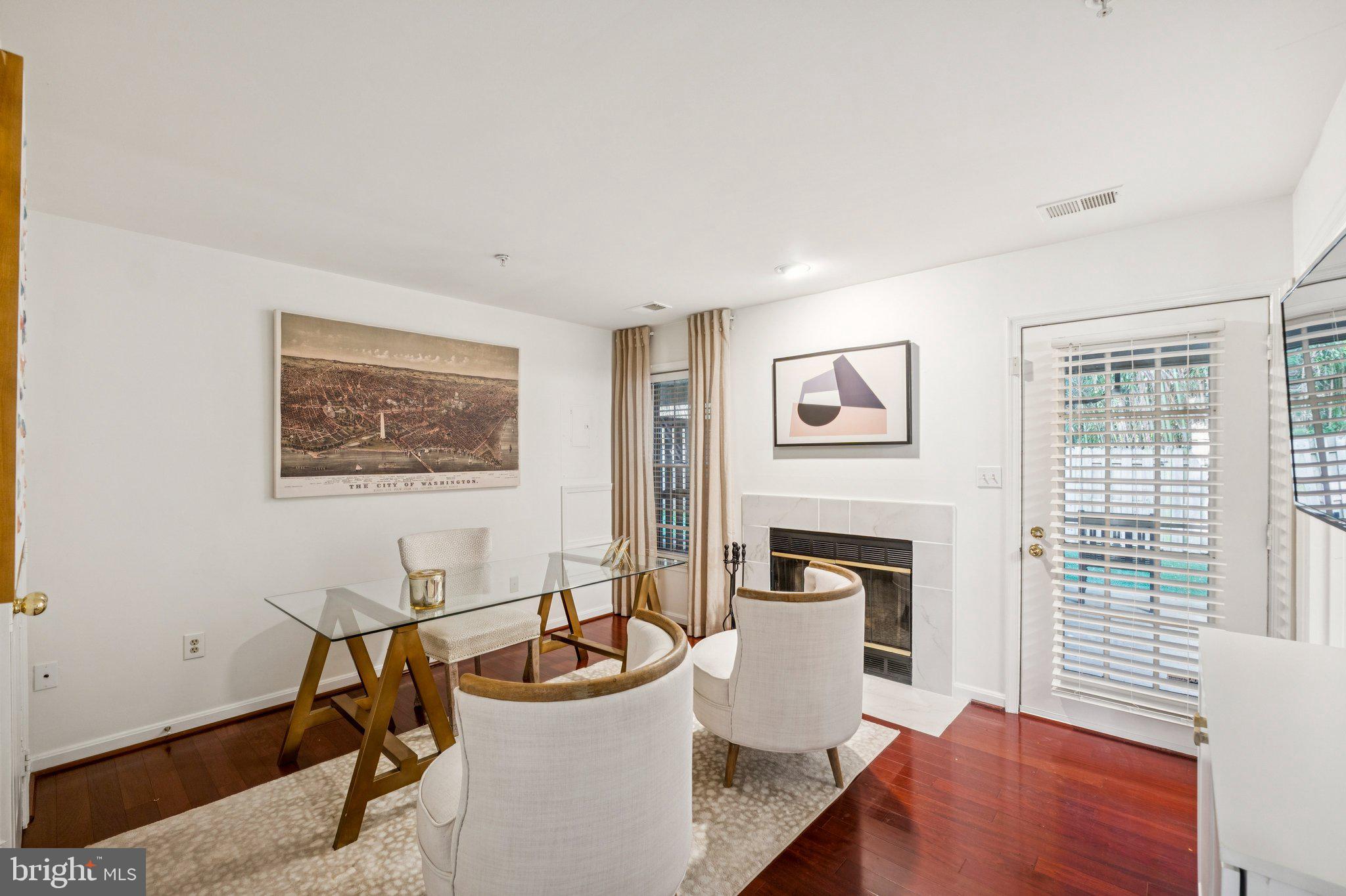 WHITLEY PARK CONDOMINIUM - Residential