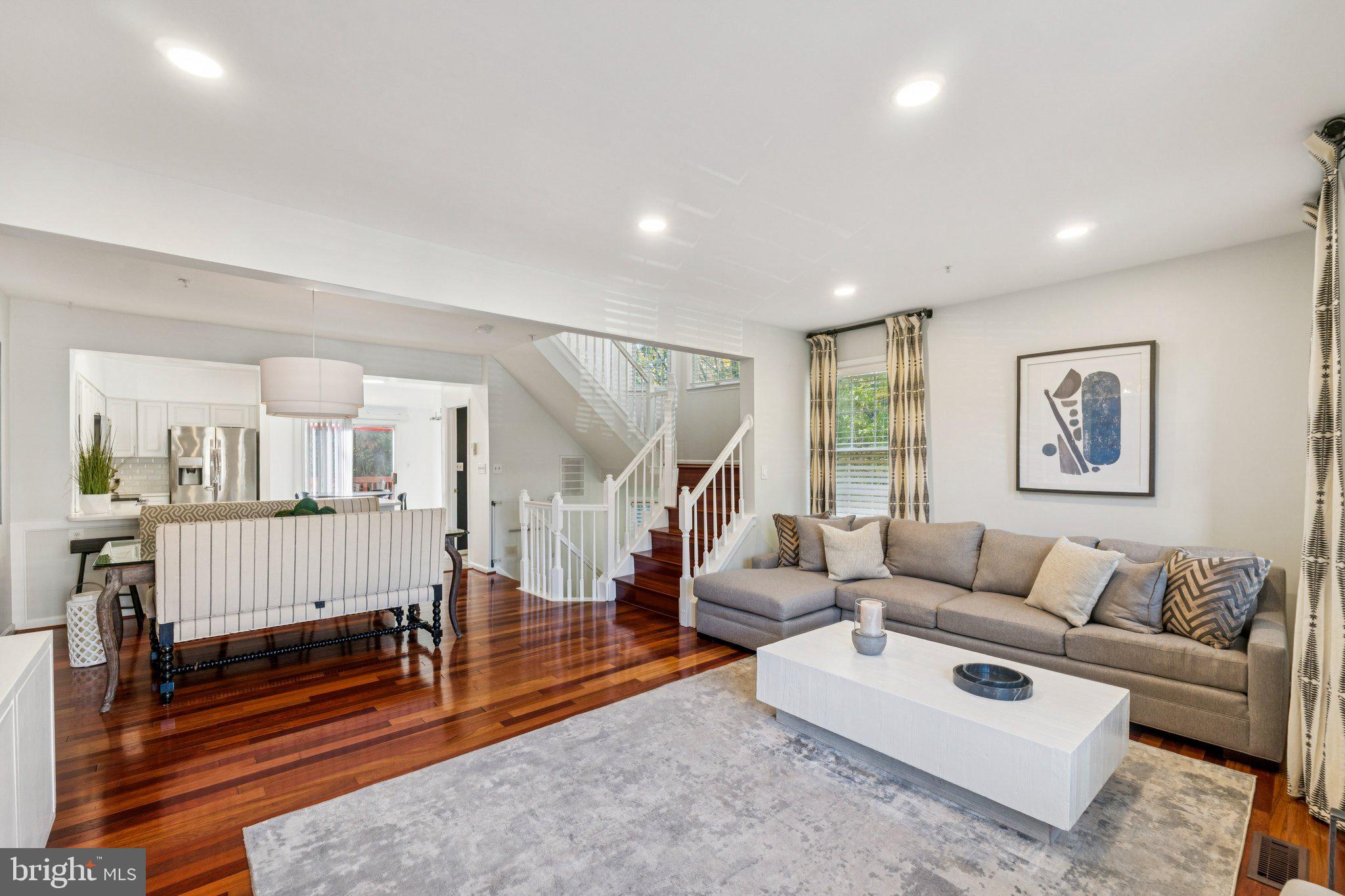 WHITLEY PARK CONDOMINIUM - Residential