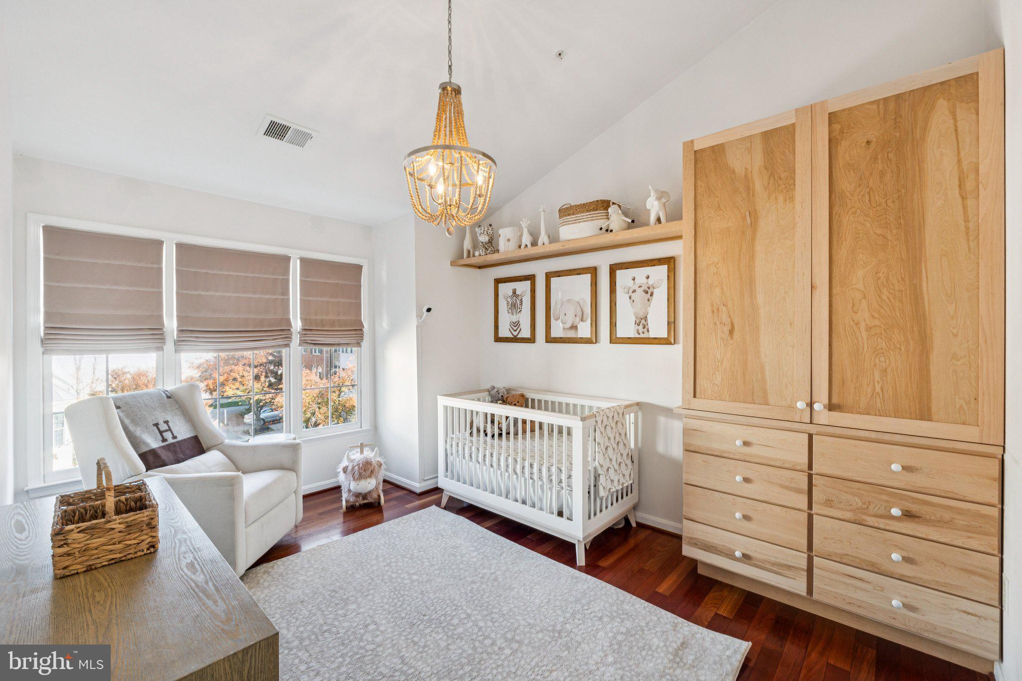 WHITLEY PARK CONDOMINIUM - Residential