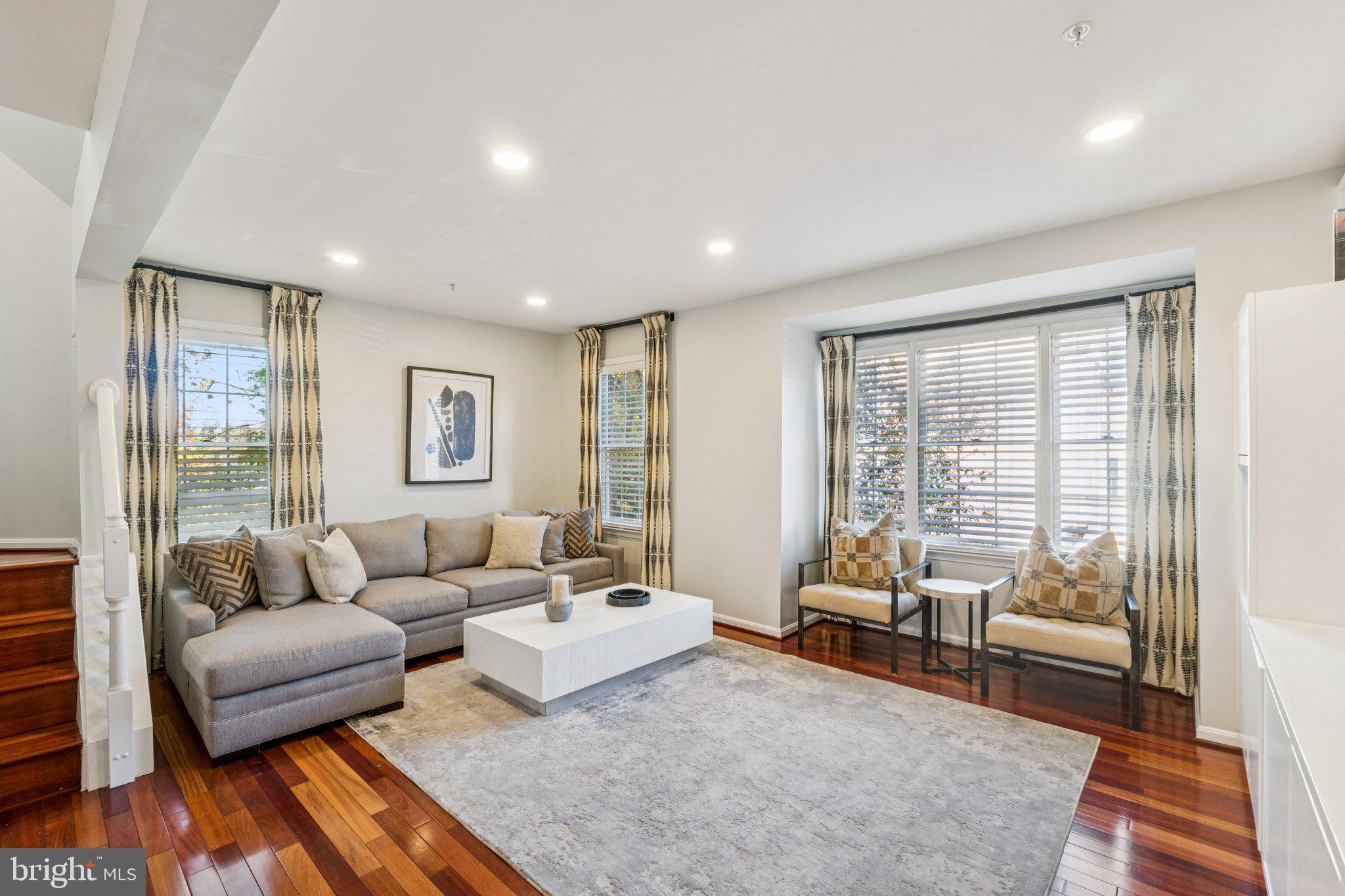 WHITLEY PARK CONDOMINIUM - Residential