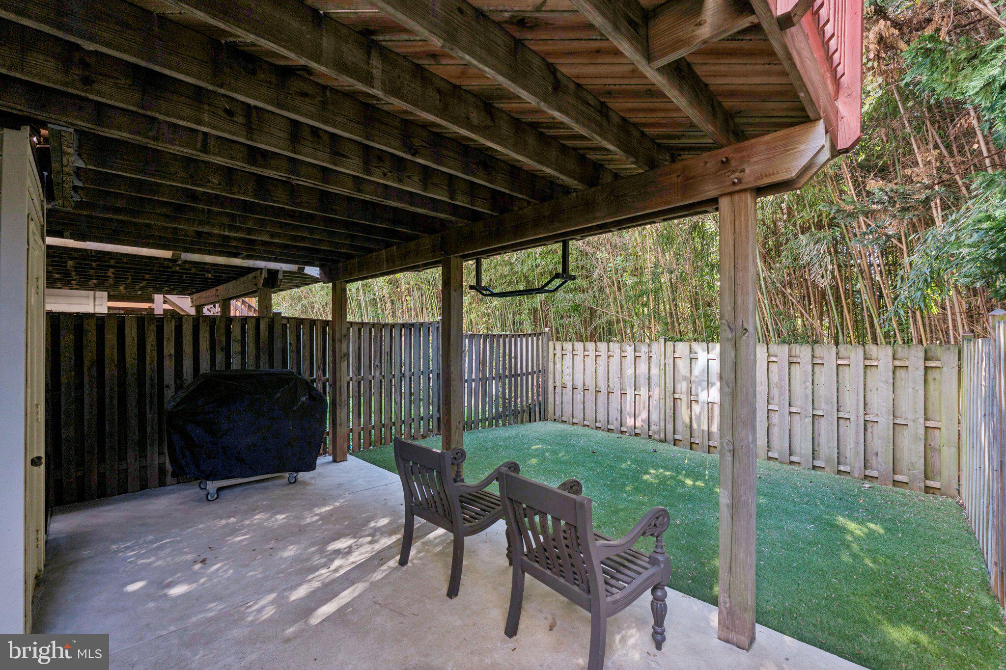 WHITLEY PARK CONDOMINIUM - Residential