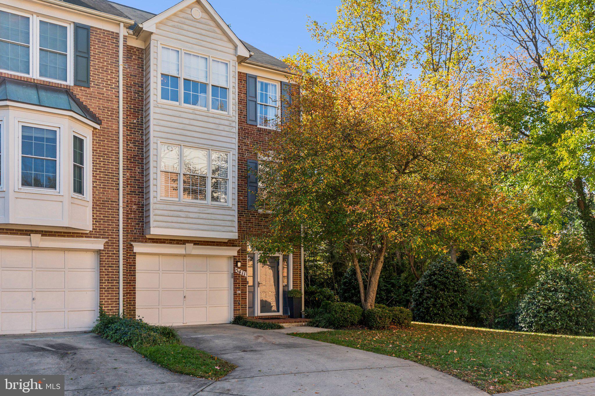 WHITLEY PARK CONDOMINIUM - Residential