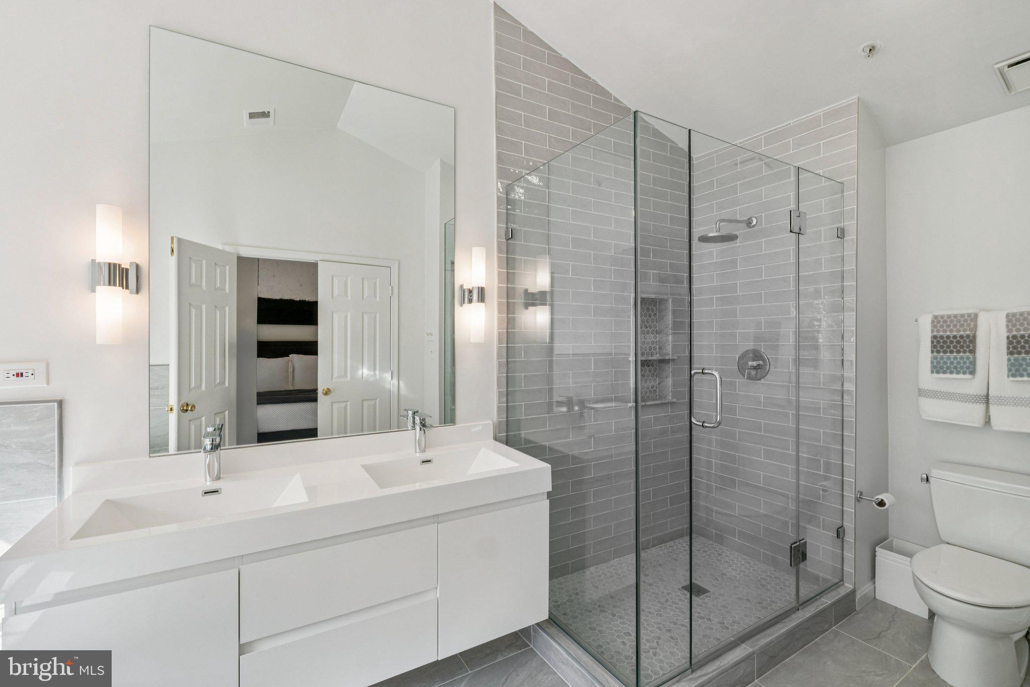 WHITLEY PARK CONDOMINIUM - Residential