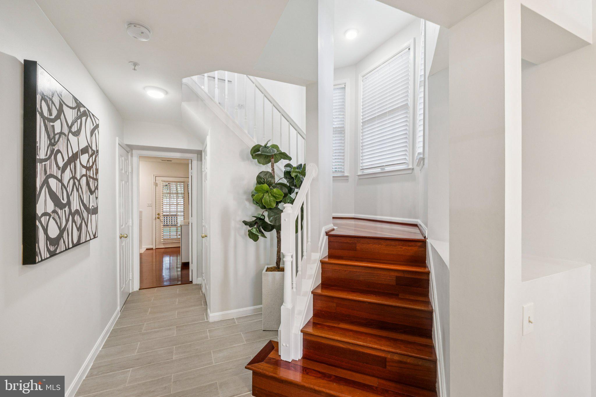 WHITLEY PARK CONDOMINIUM - Residential