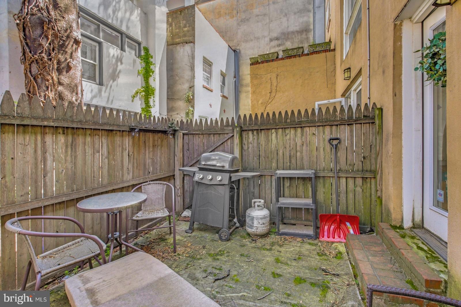 RITTENHOUSE SQUARE - Residential Lease