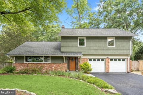 Photo of 3127 Battersea Lane, ALEXANDRIA, VA 22309 (MLS # VAFX2311394)