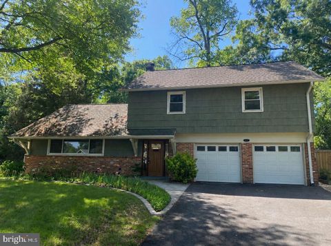 Photo of 3127 Battersea Lane, ALEXANDRIA, VA 22309 (MLS # VAFX2311394)