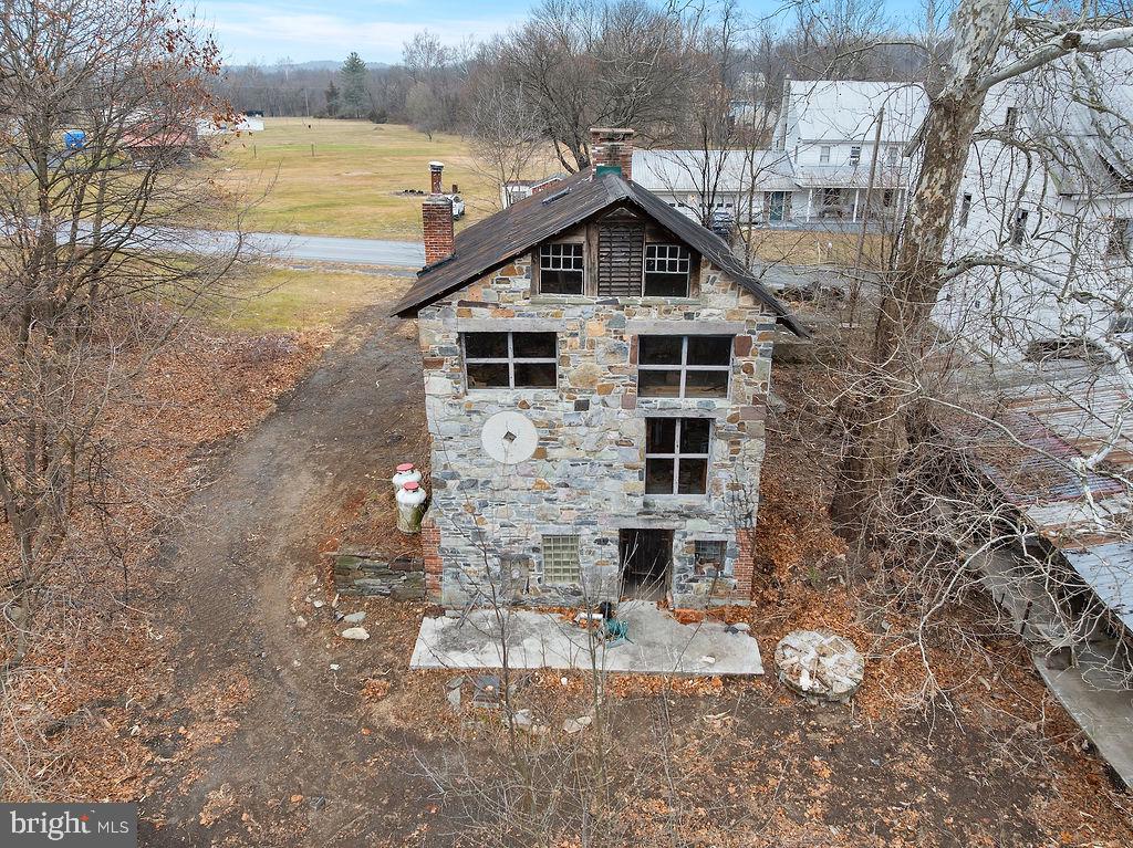 624 CENTER MILLS ROAD