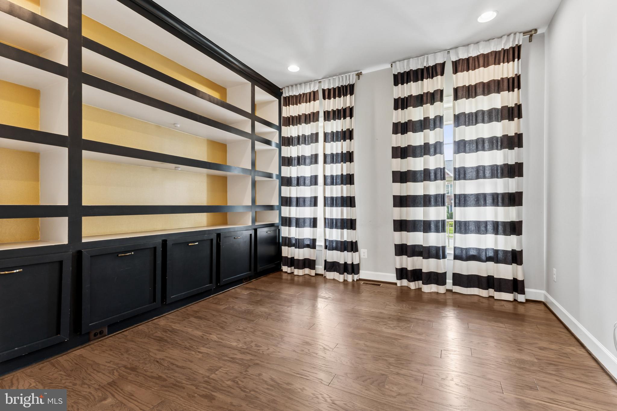 MARBURY - Residential