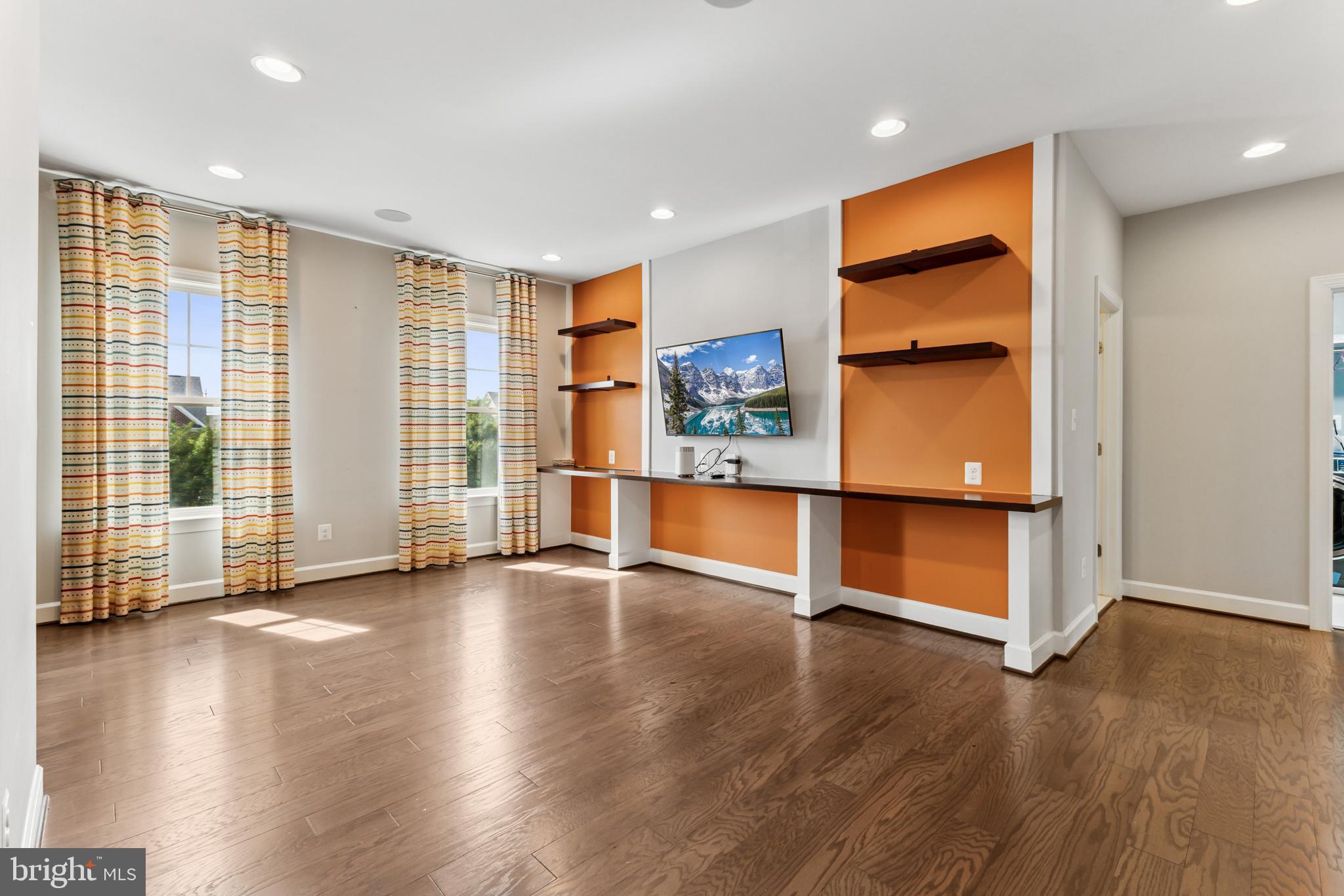 MARBURY - Residential