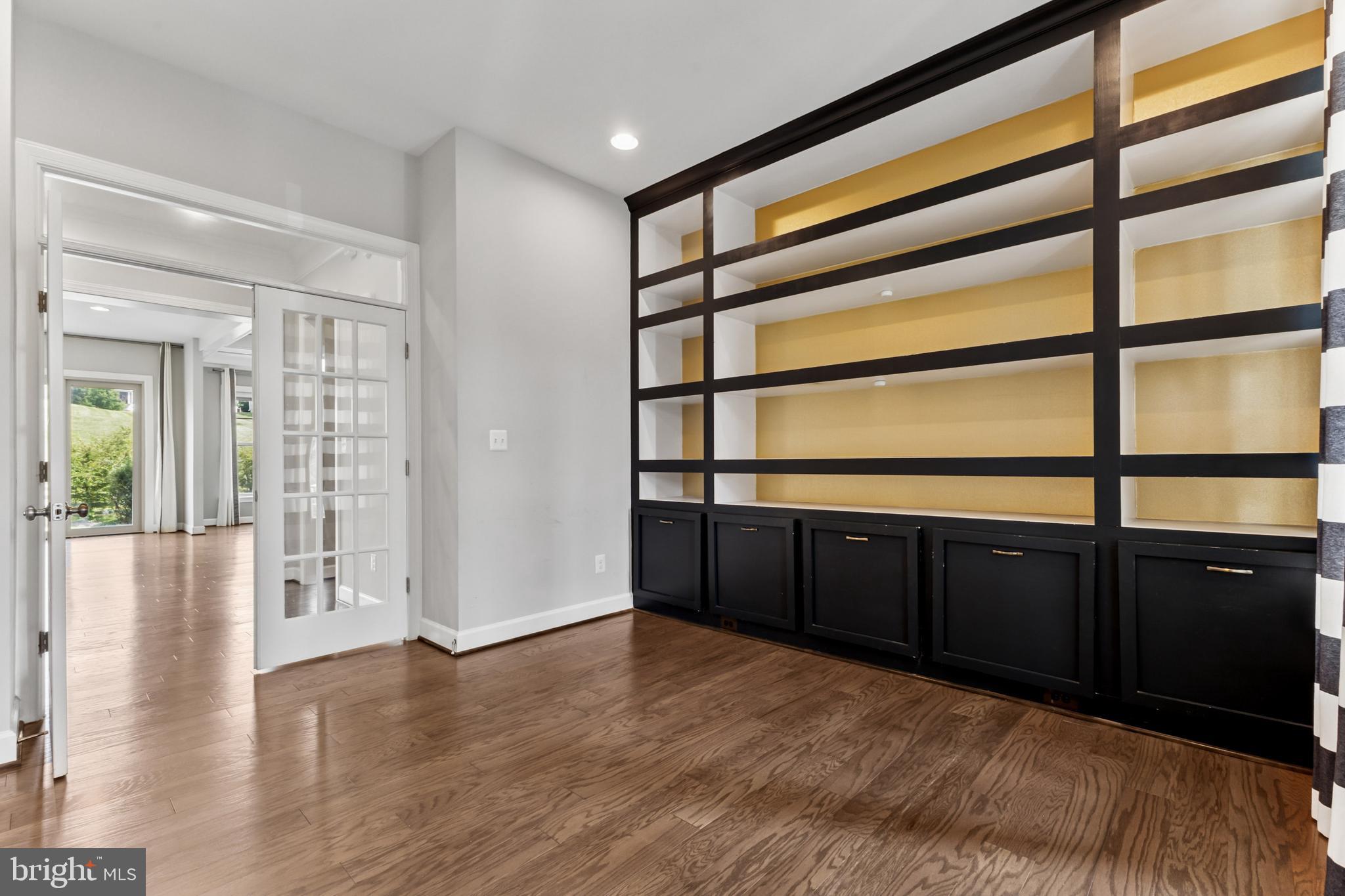 MARBURY - Residential