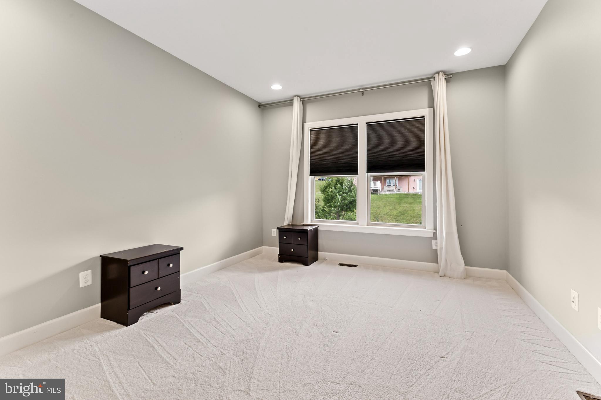 MARBURY - Residential