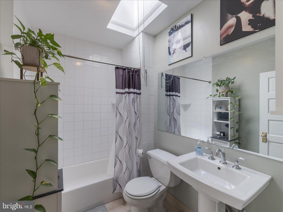 ROXBOROUGH - Residential