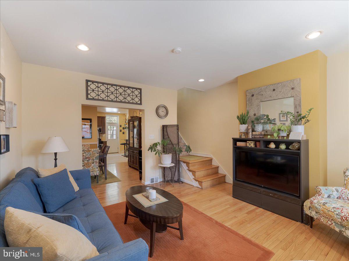 ROXBOROUGH - Residential