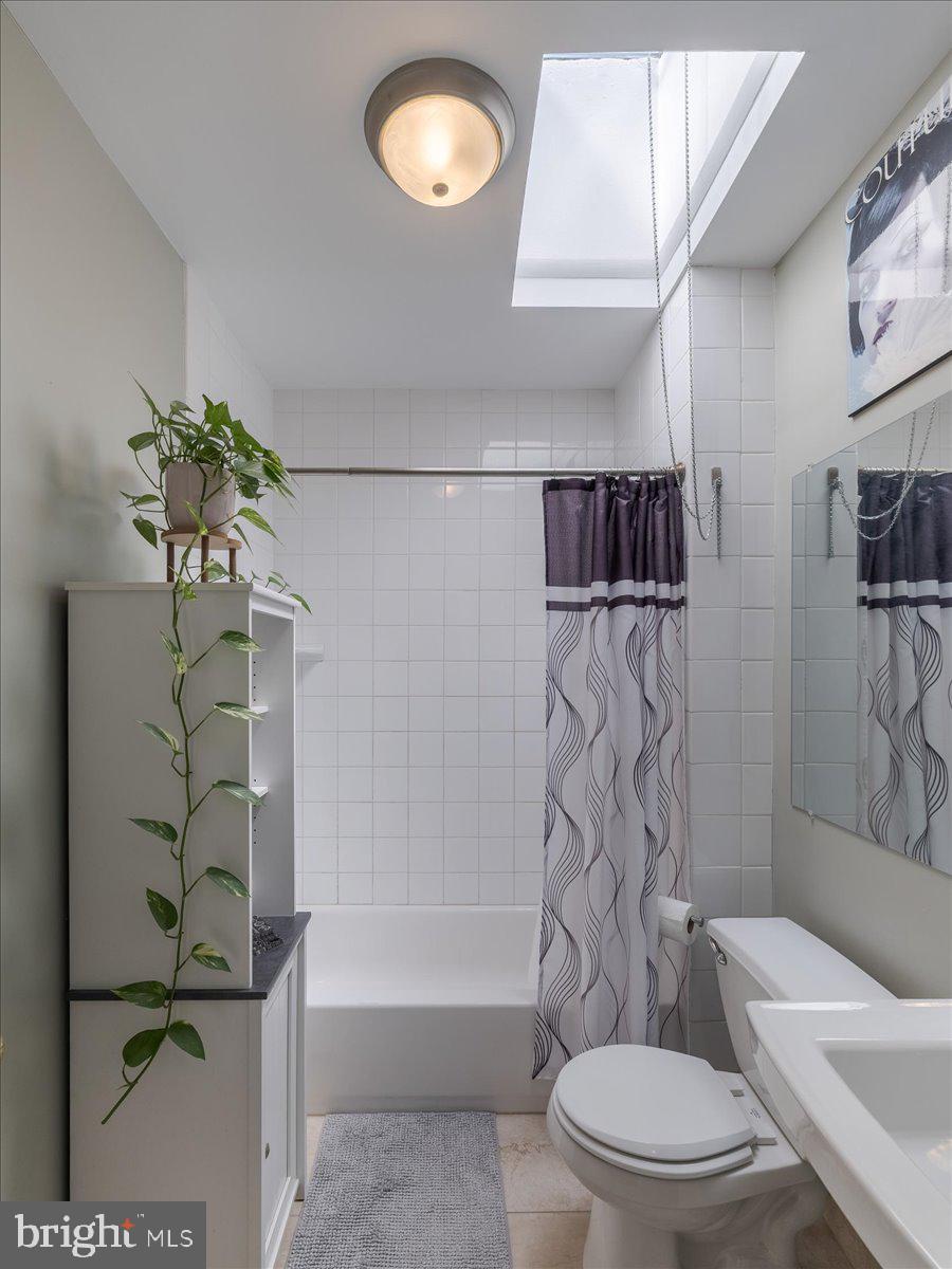 ROXBOROUGH - Residential