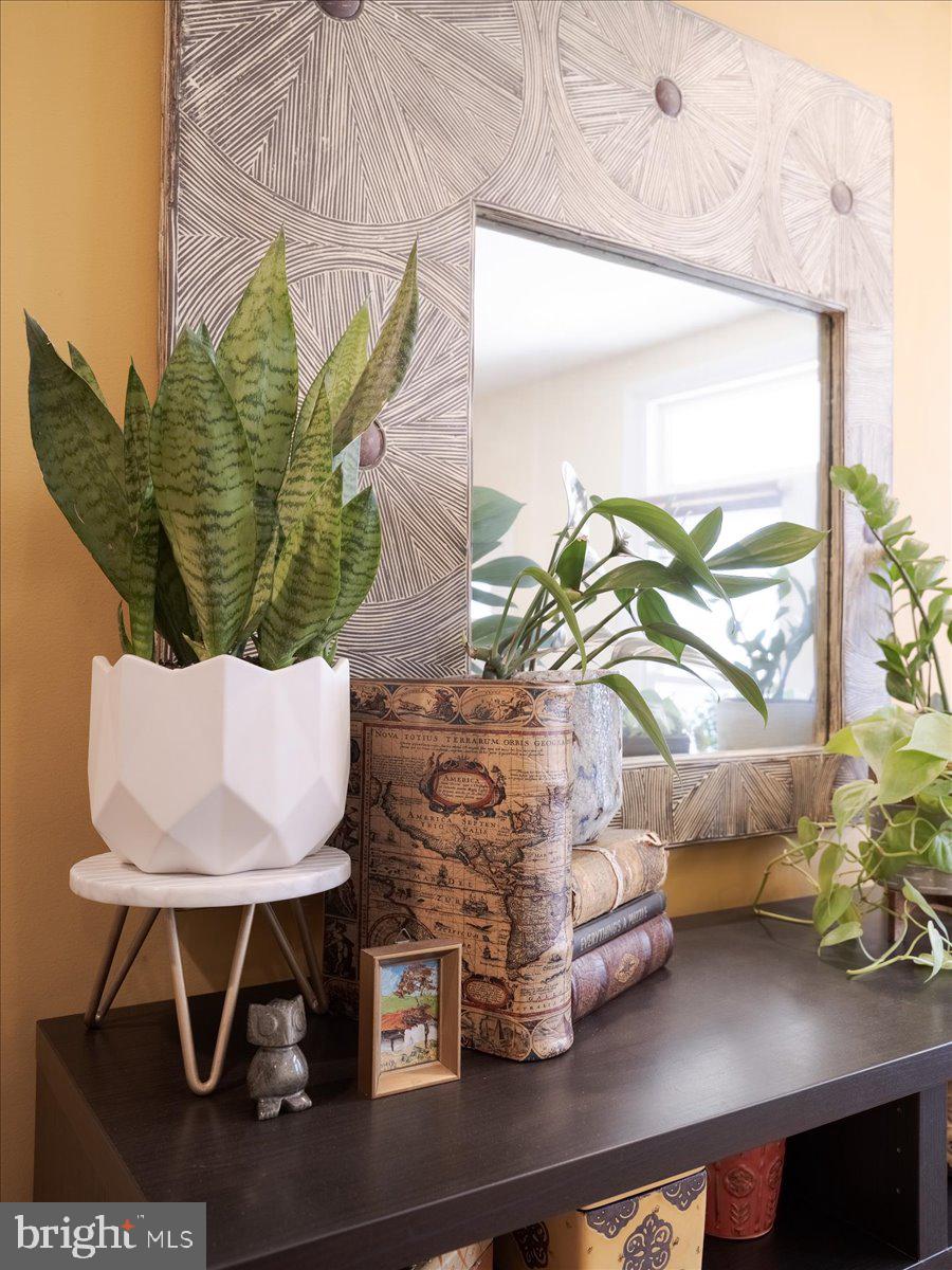 ROXBOROUGH - Residential