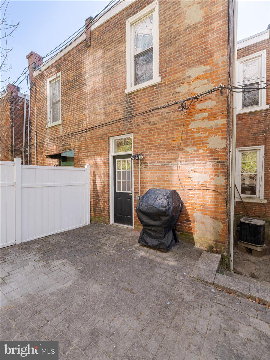 ROXBOROUGH - Residential