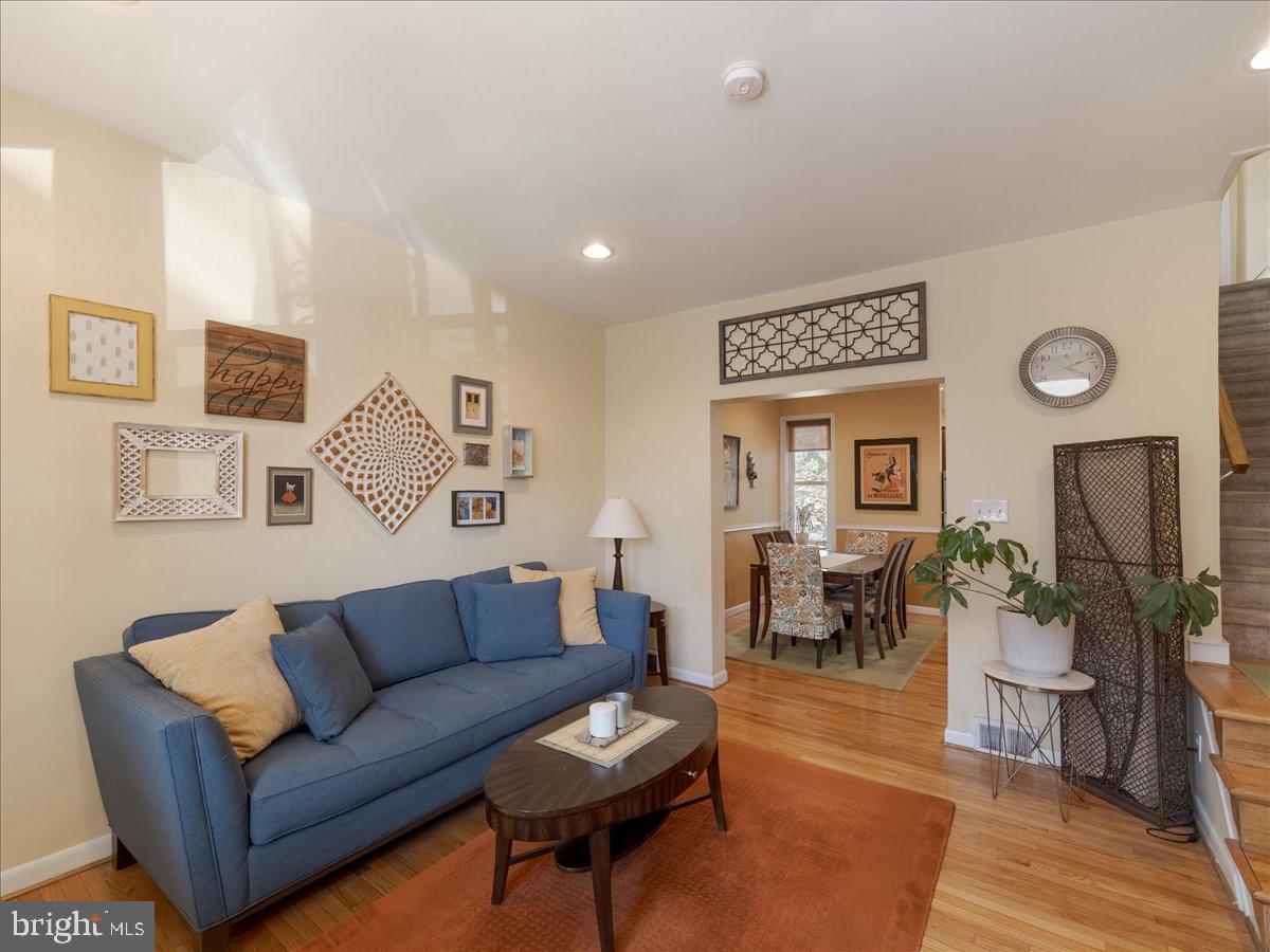 ROXBOROUGH - Residential