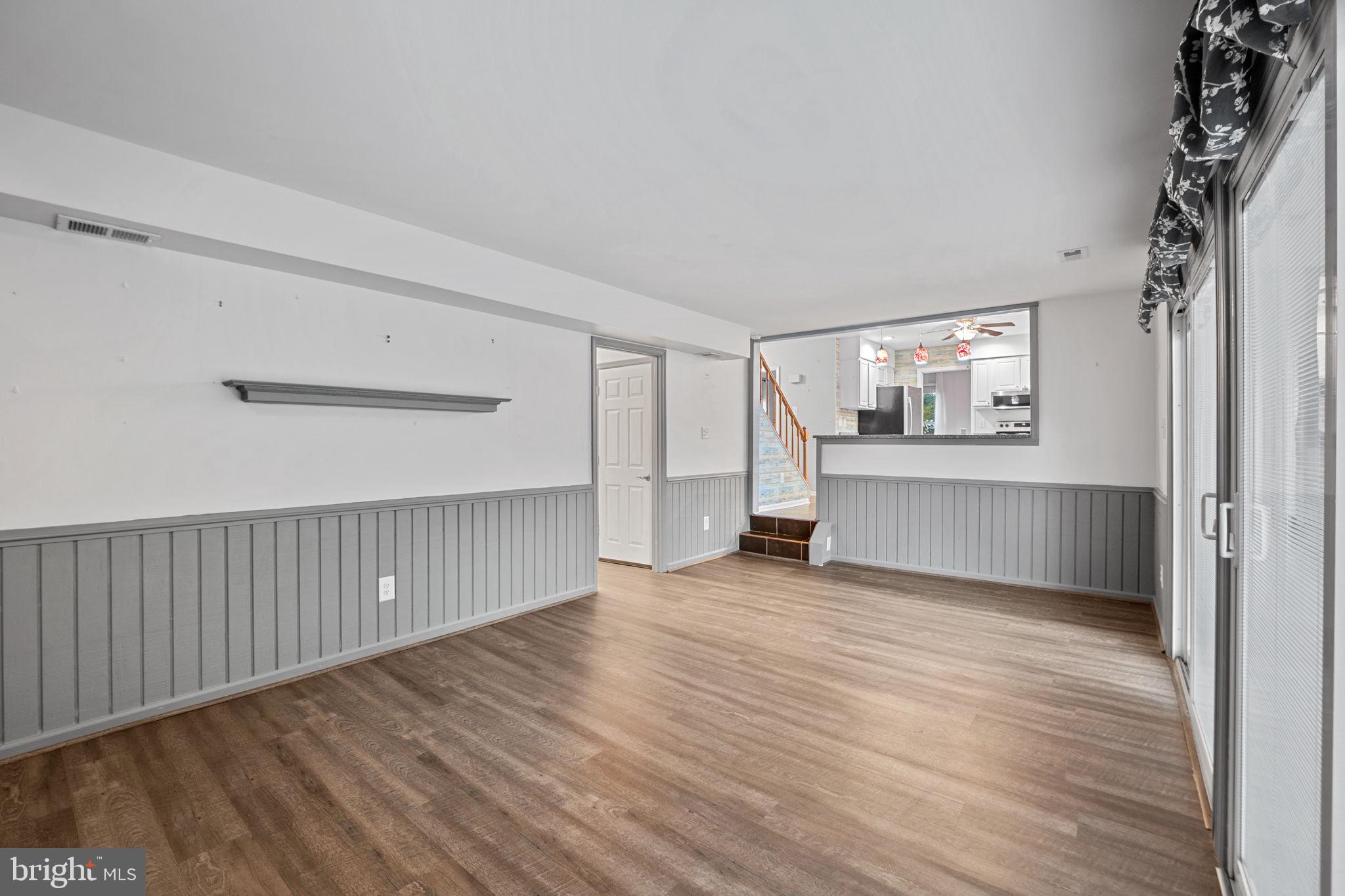 COUNTRY CLUB MANOR - Residential Lease