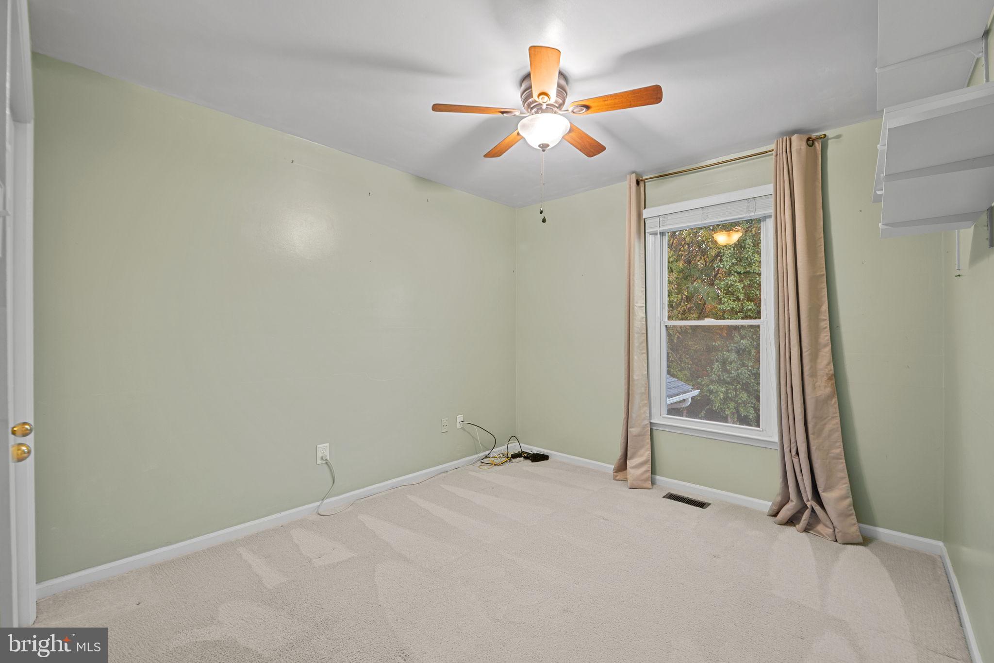 COUNTRY CLUB MANOR - Residential Lease