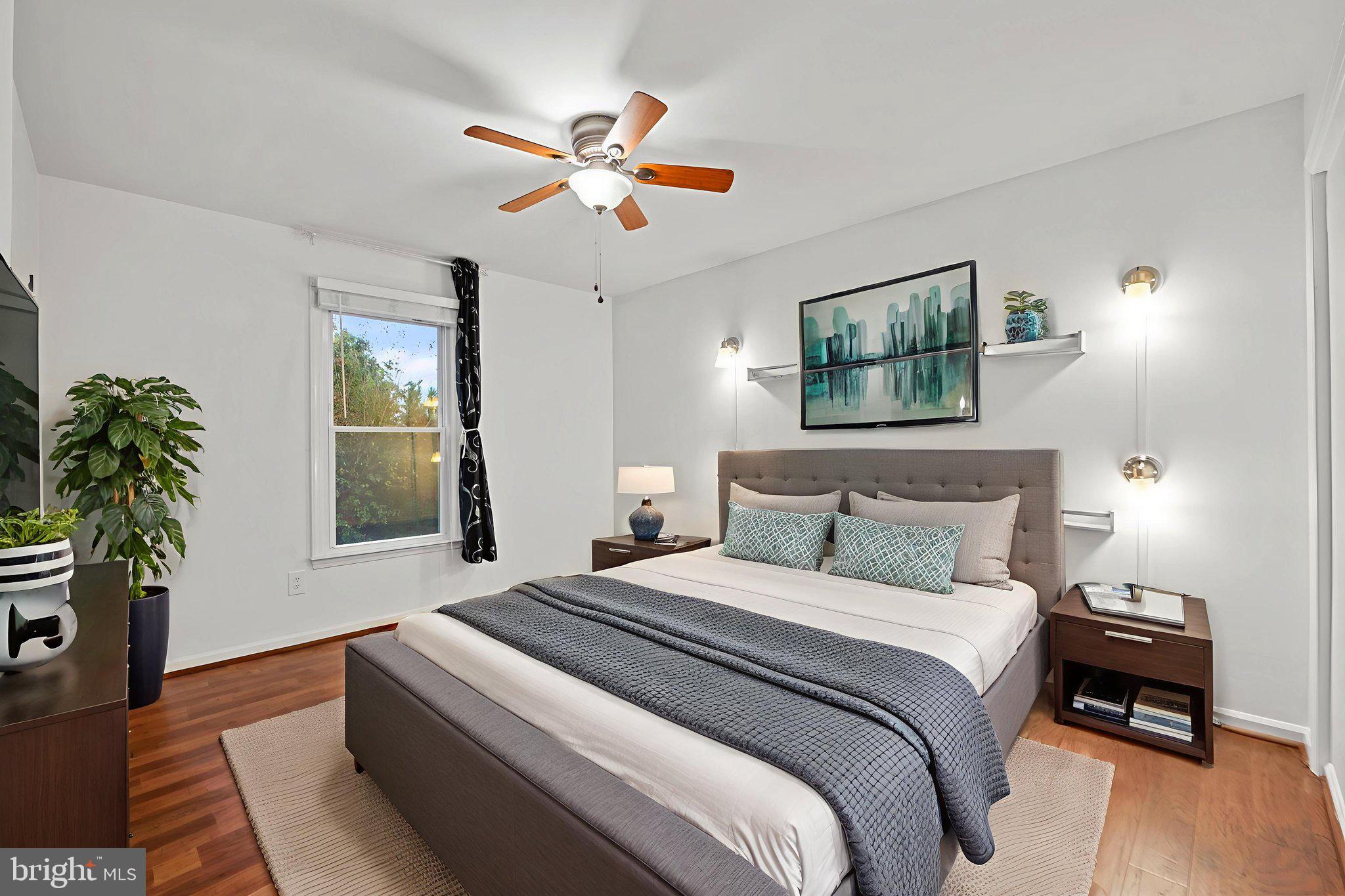 COUNTRY CLUB MANOR - Residential Lease