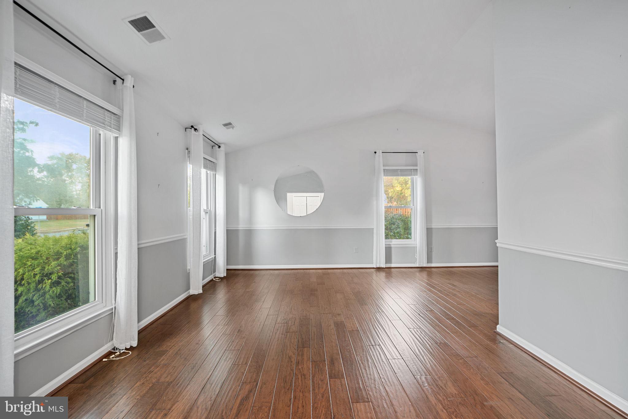 COUNTRY CLUB MANOR - Residential Lease