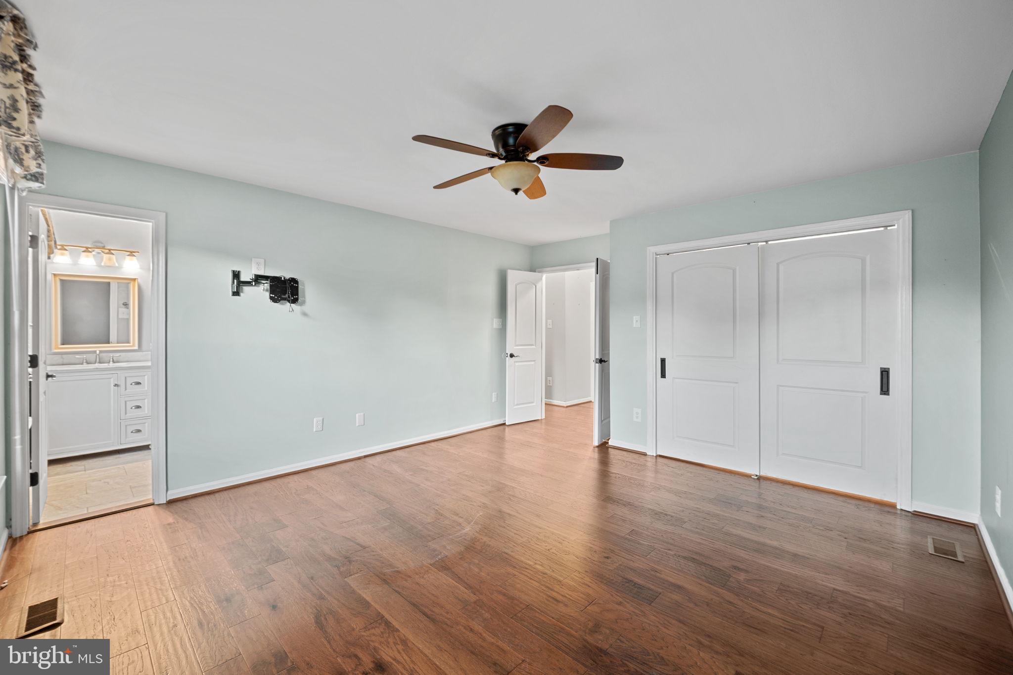 COUNTRY CLUB MANOR - Residential Lease