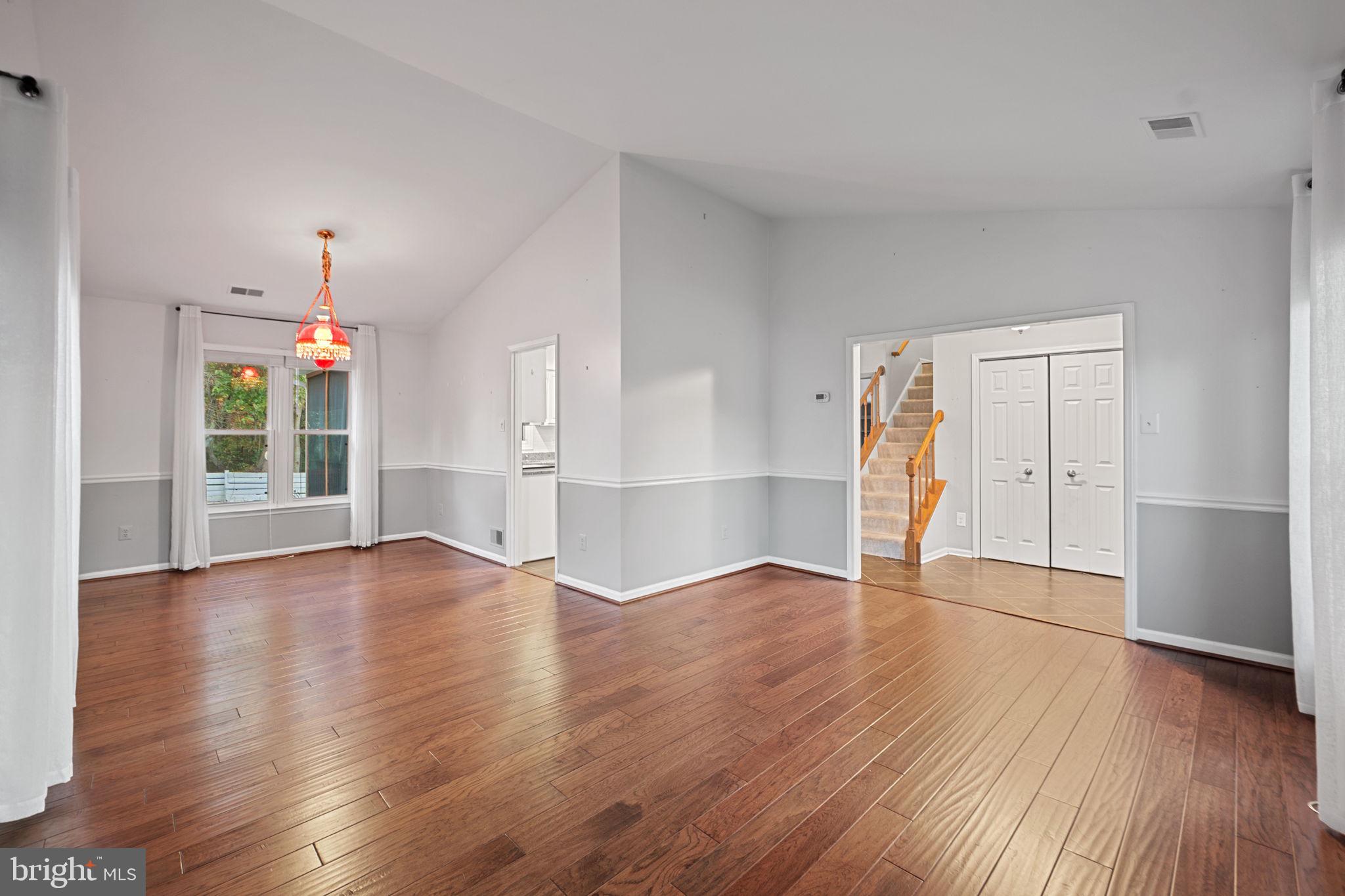 COUNTRY CLUB MANOR - Residential Lease