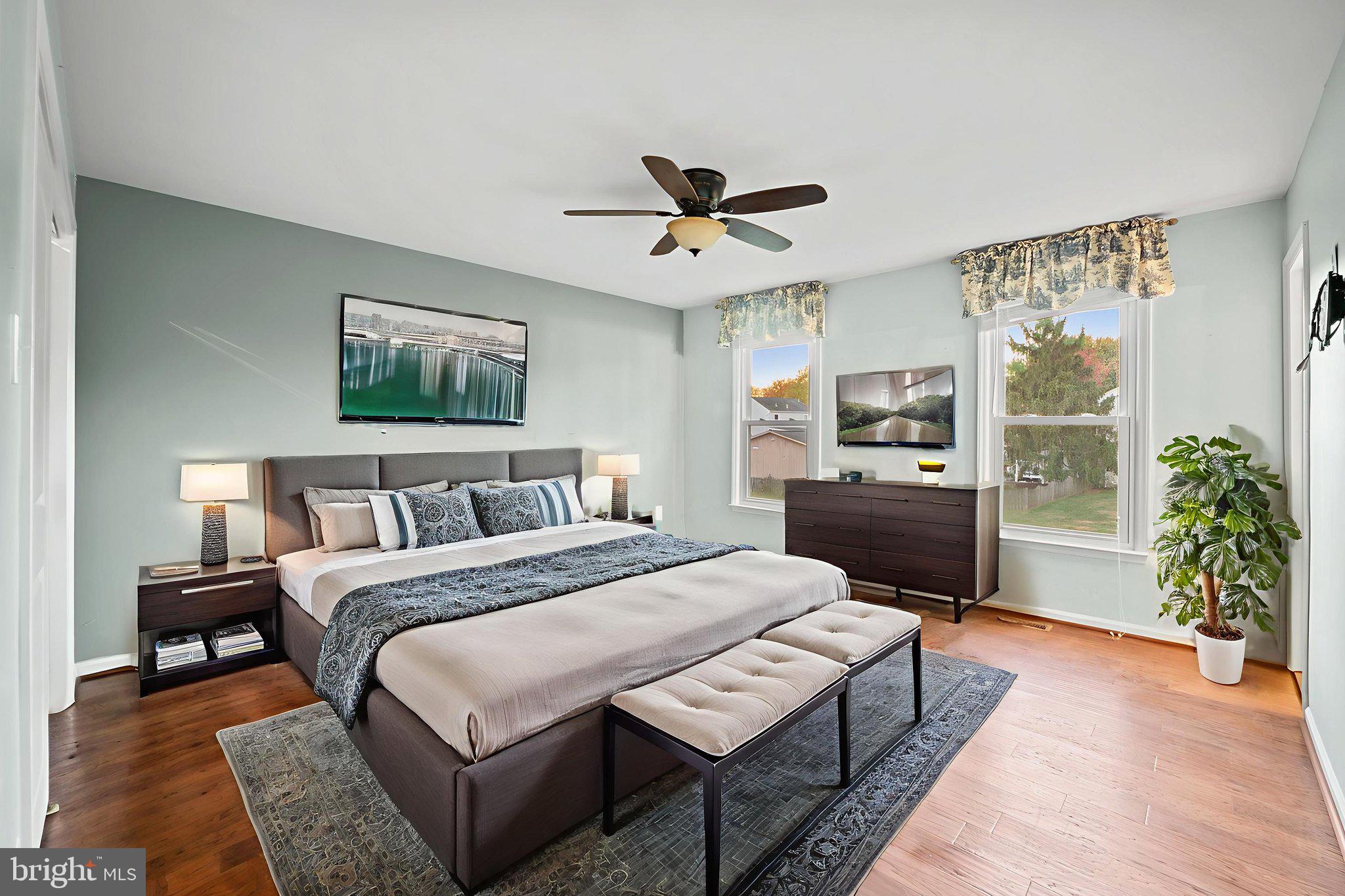 COUNTRY CLUB MANOR - Residential Lease