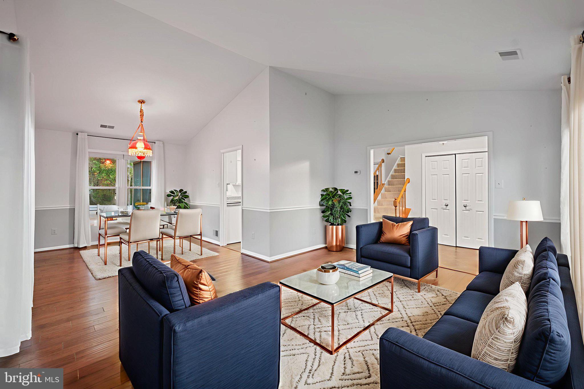 COUNTRY CLUB MANOR - Residential Lease