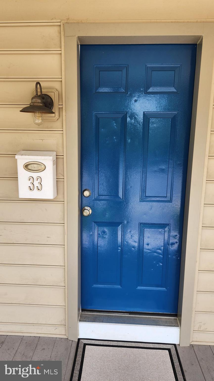 33 W BAINBRIDGE STREET