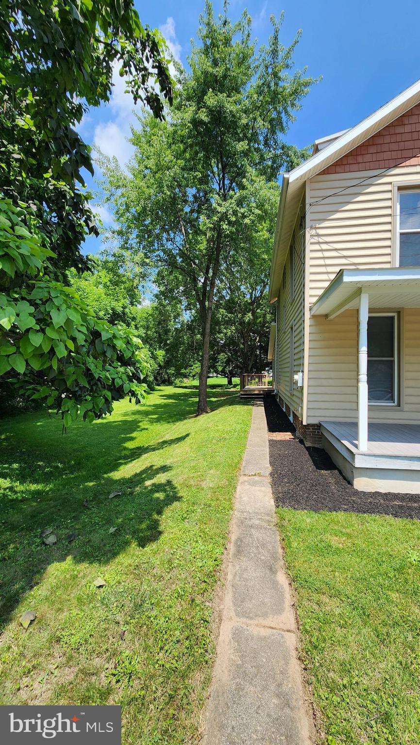 33 W BAINBRIDGE STREET
