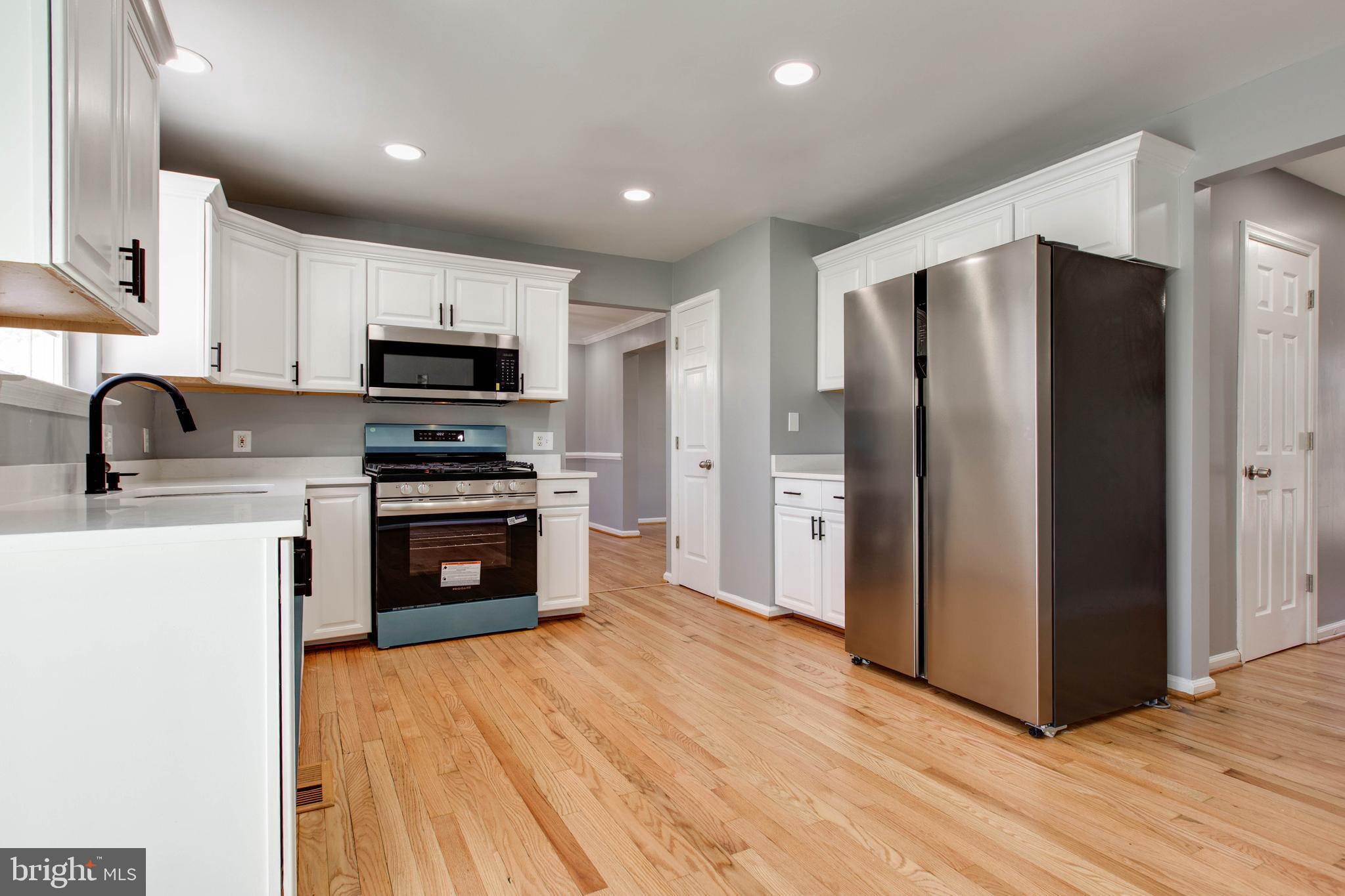 MERIDALE MEADOWS - Residential