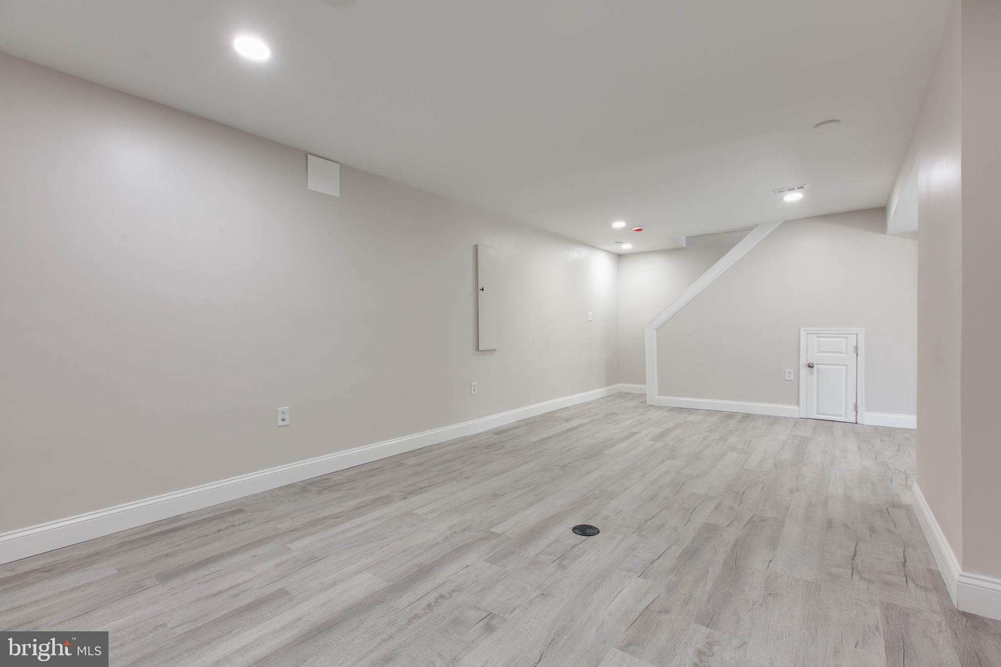 MERIDALE MEADOWS - Residential