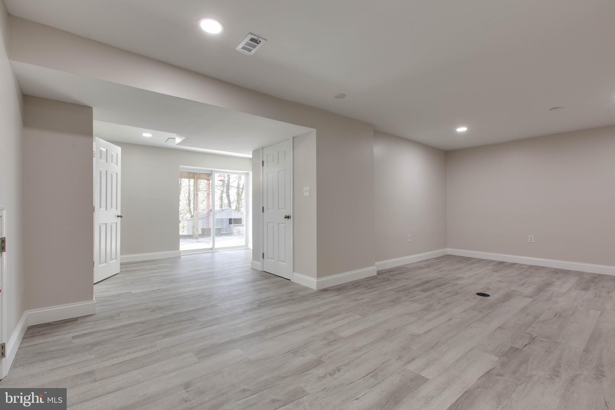 MERIDALE MEADOWS - Residential