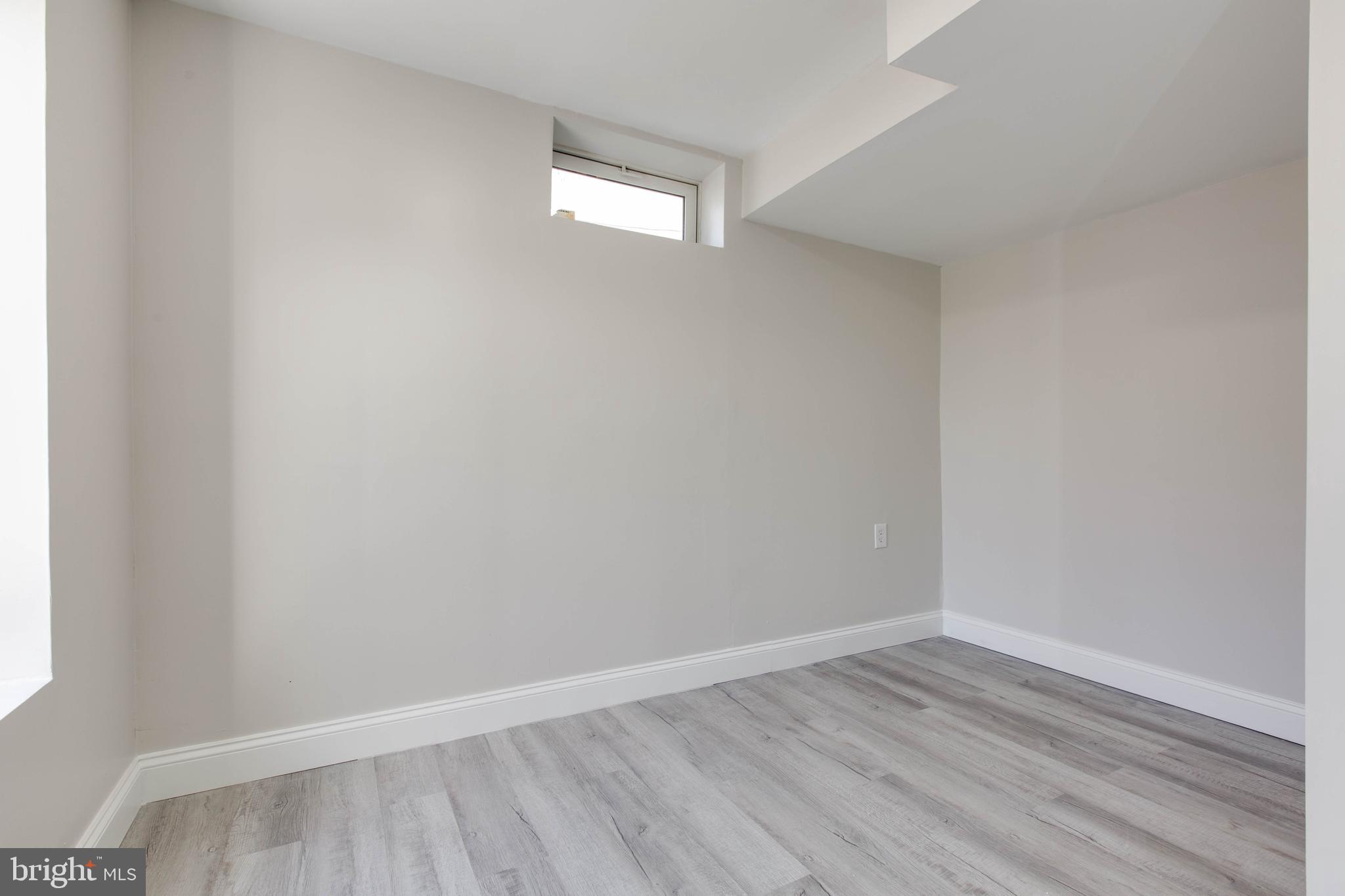 MERIDALE MEADOWS - Residential