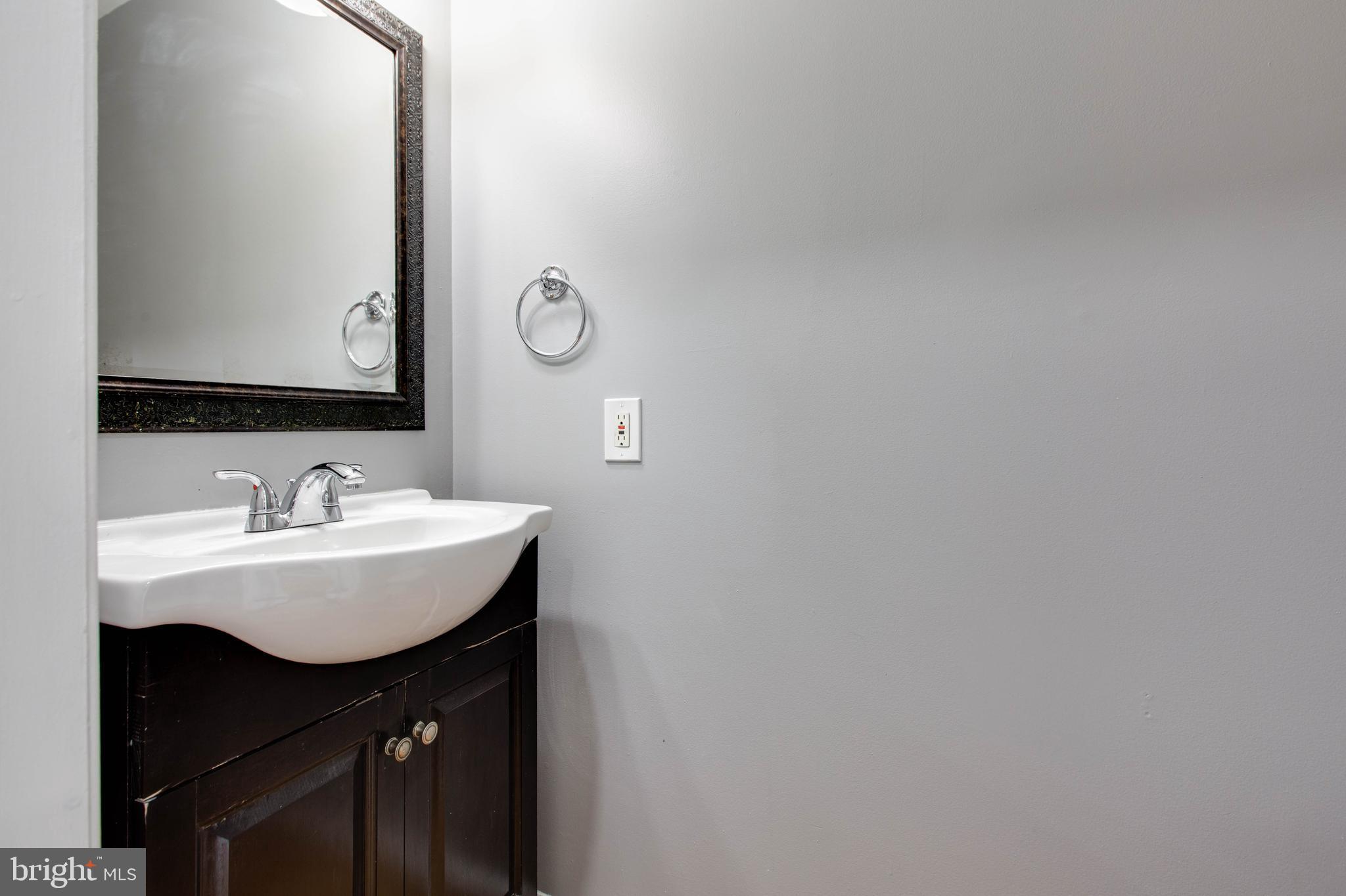 MERIDALE MEADOWS - Residential