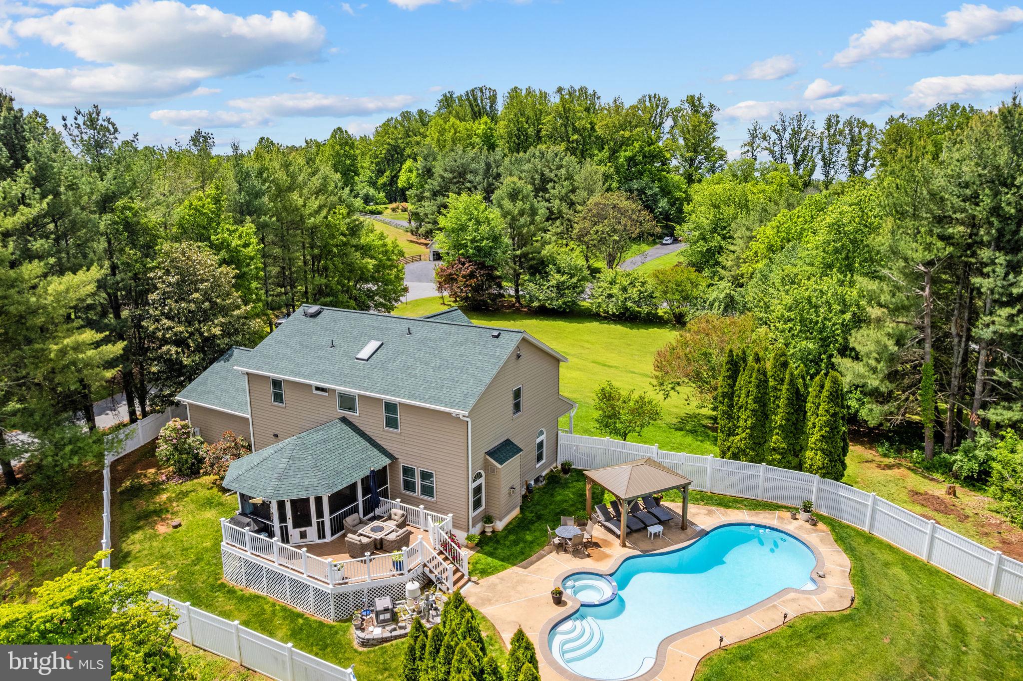 5732 POND VIEW LANE