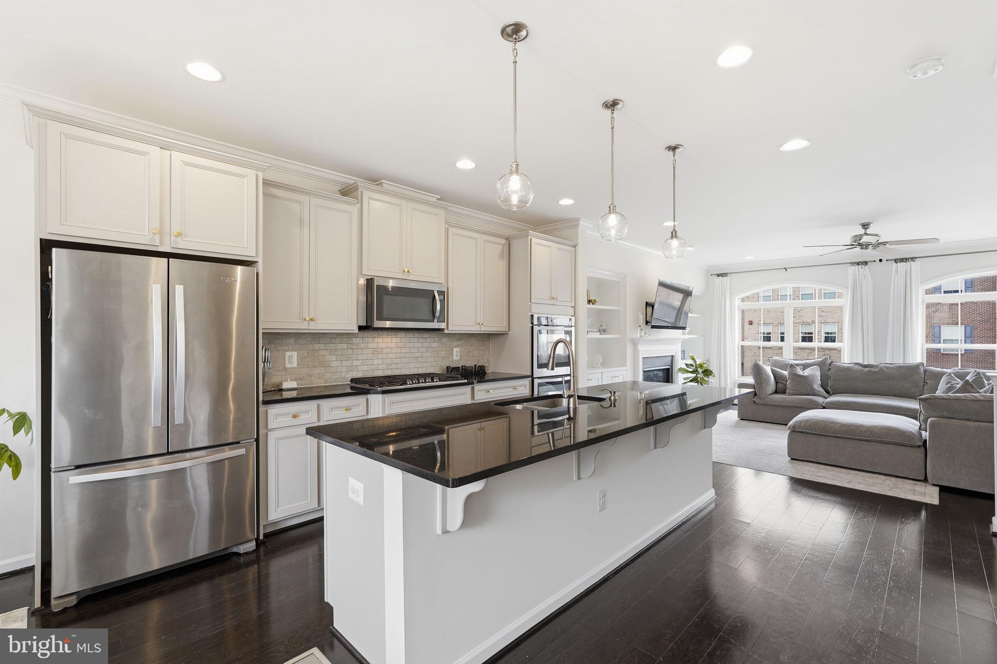 6833 WILLIAM WHITE WAY