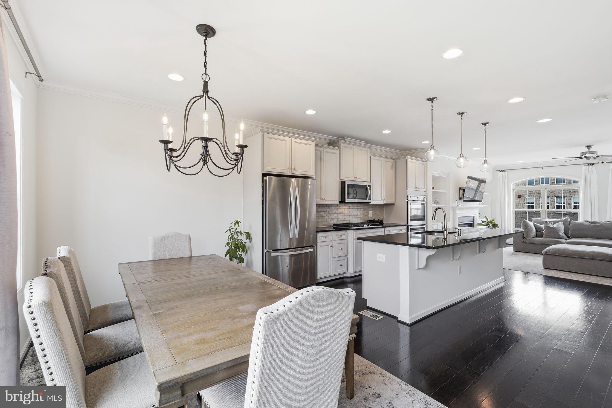 6833 WILLIAM WHITE WAY