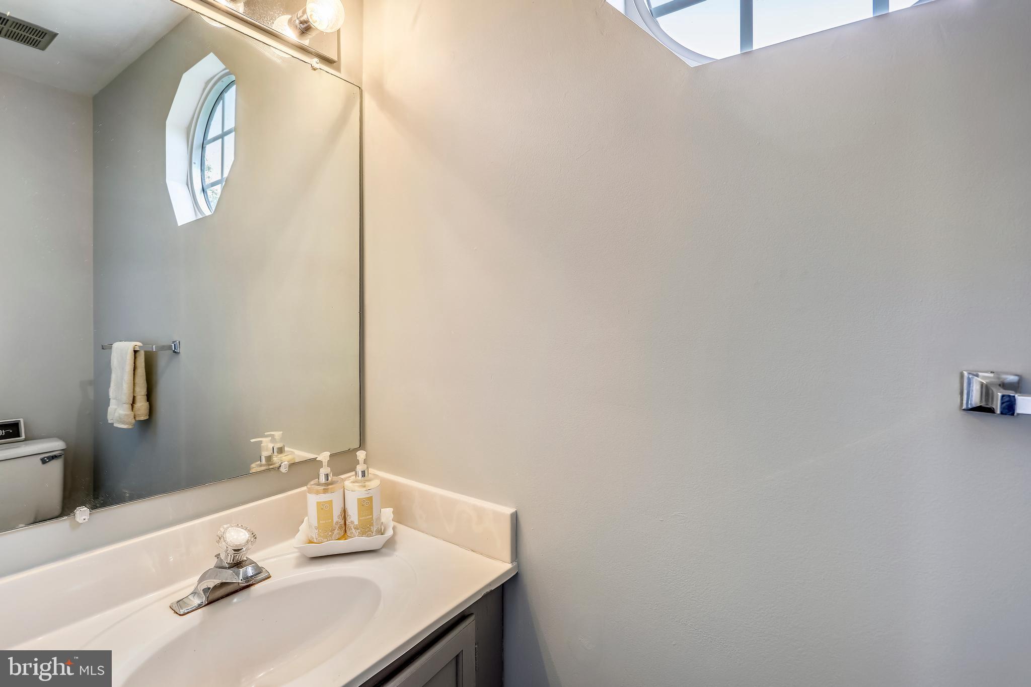 WILLIAMSBURG VILLAGE - Residential