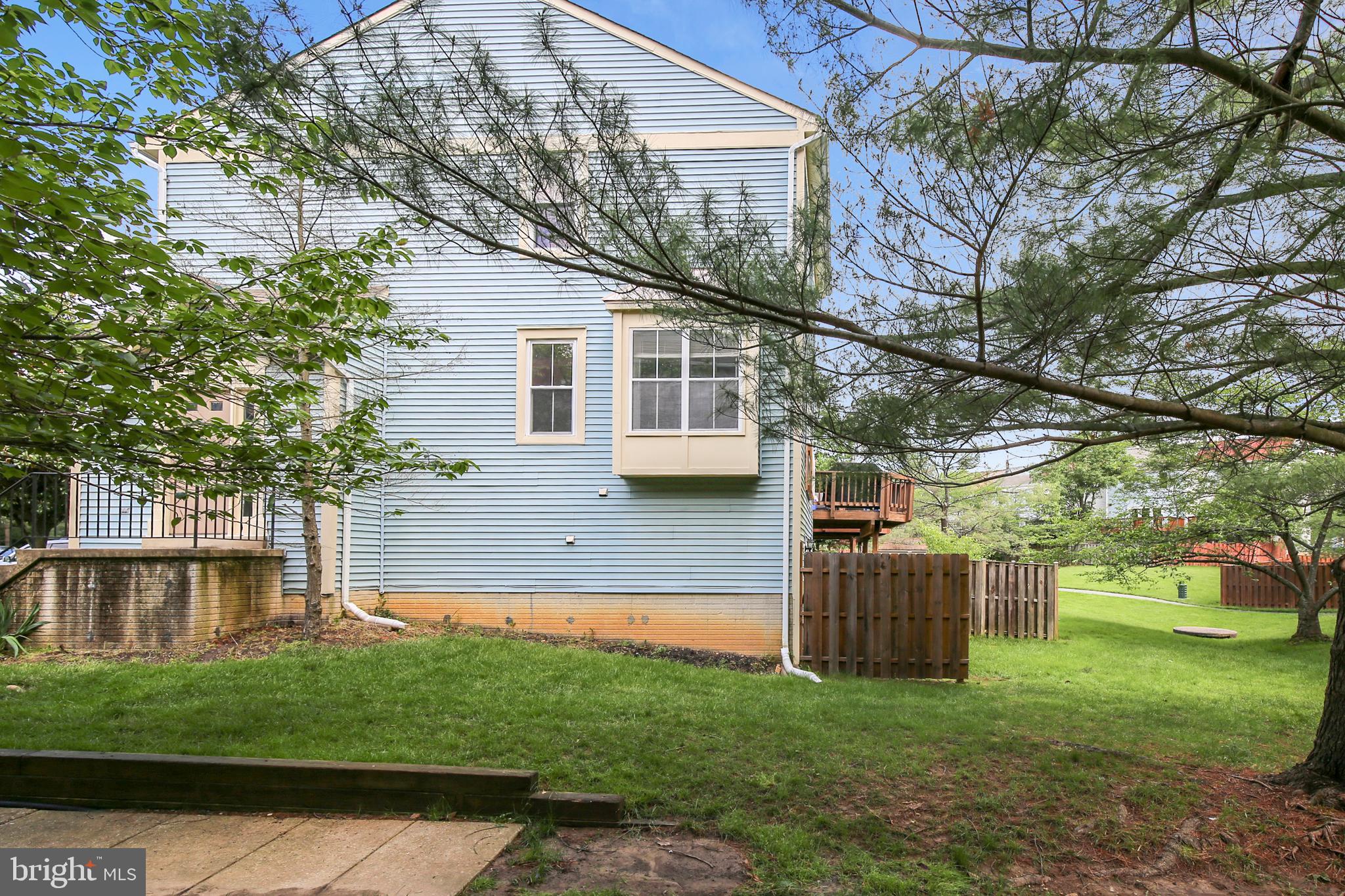 WILLIAMSBURG VILLAGE - Residential