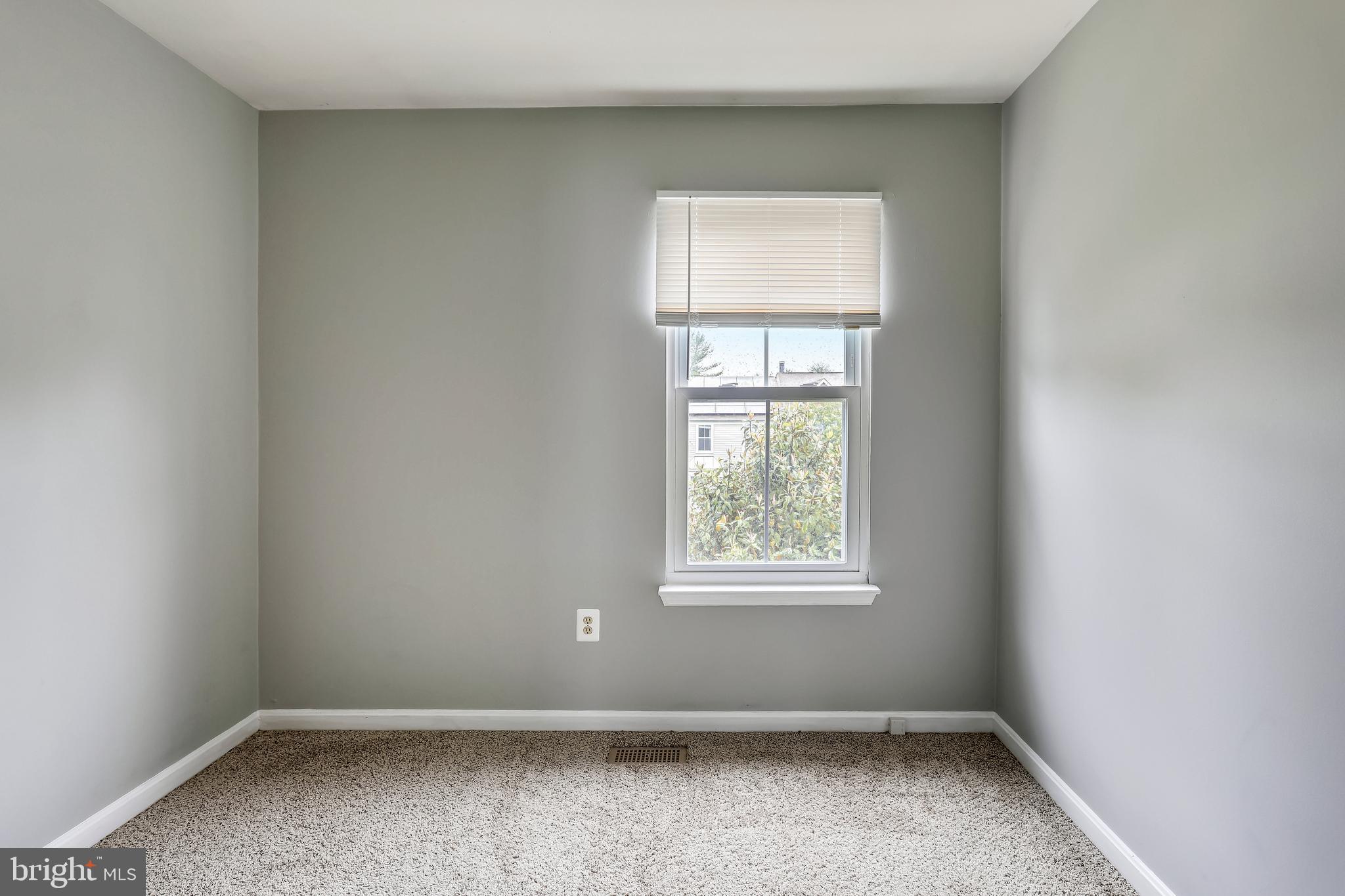 WILLIAMSBURG VILLAGE - Residential