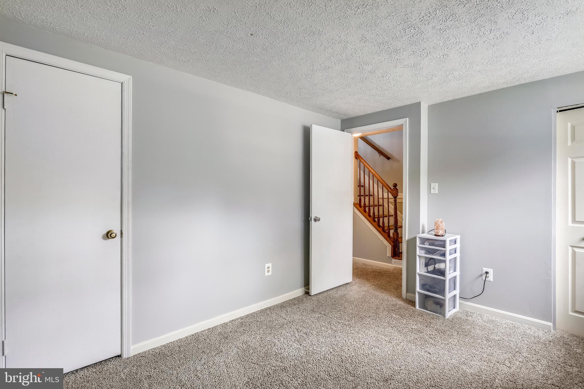 WILLIAMSBURG VILLAGE - Residential