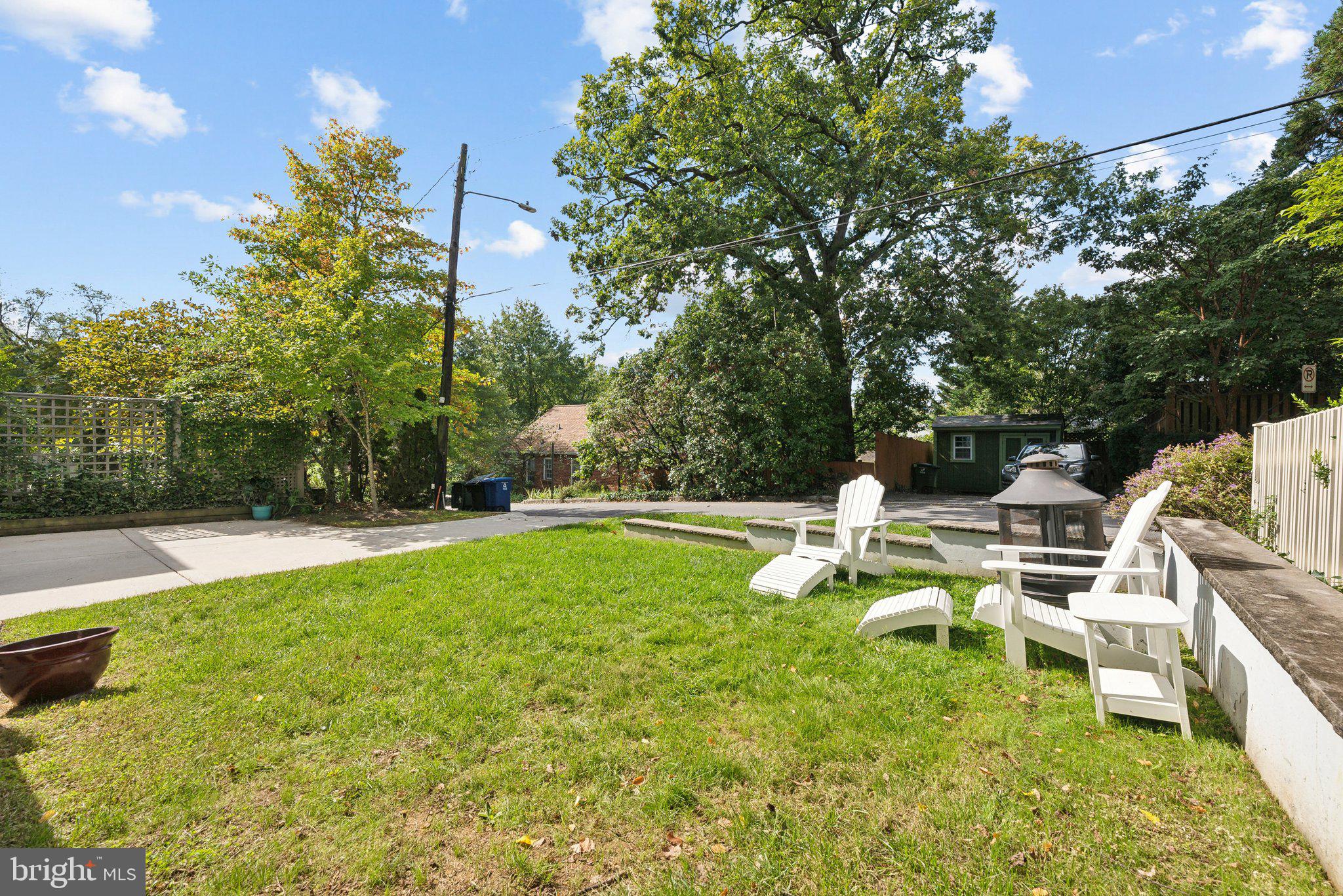 LYON VILLAGE - Residential