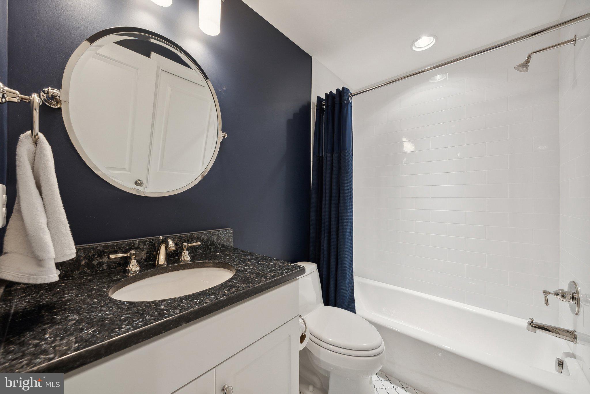 LYON VILLAGE - Residential