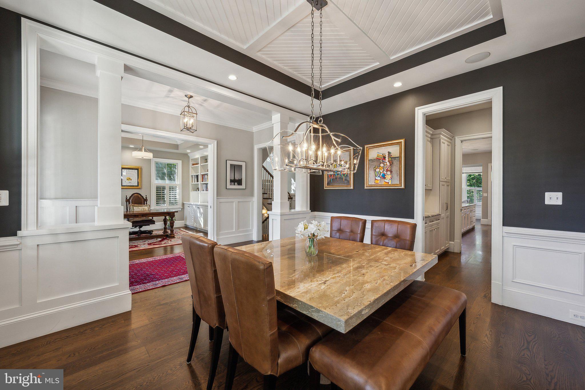 LYON VILLAGE - Residential