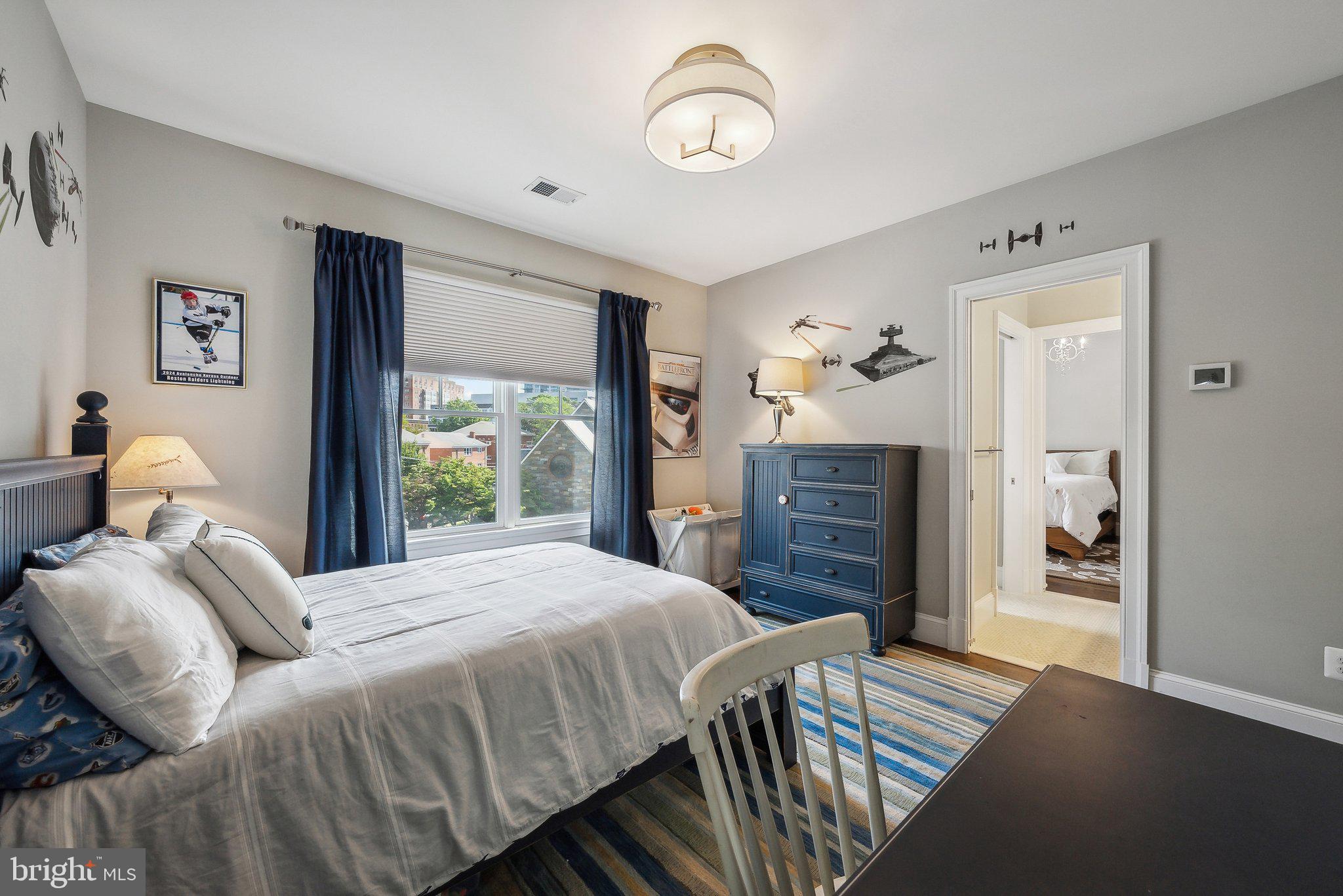 LYON VILLAGE - Residential